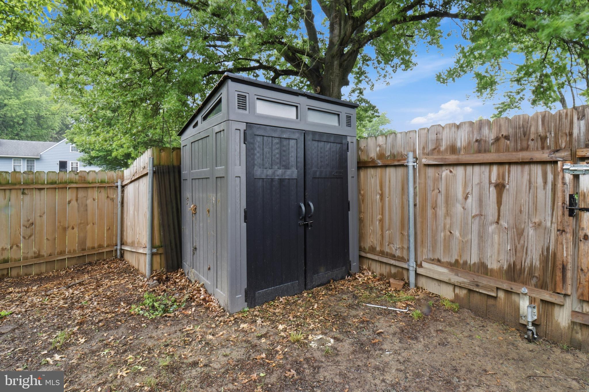 NEWARK OAKS - Residential