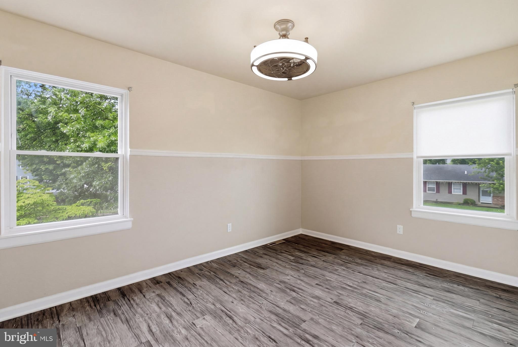 NEWARK OAKS - Residential