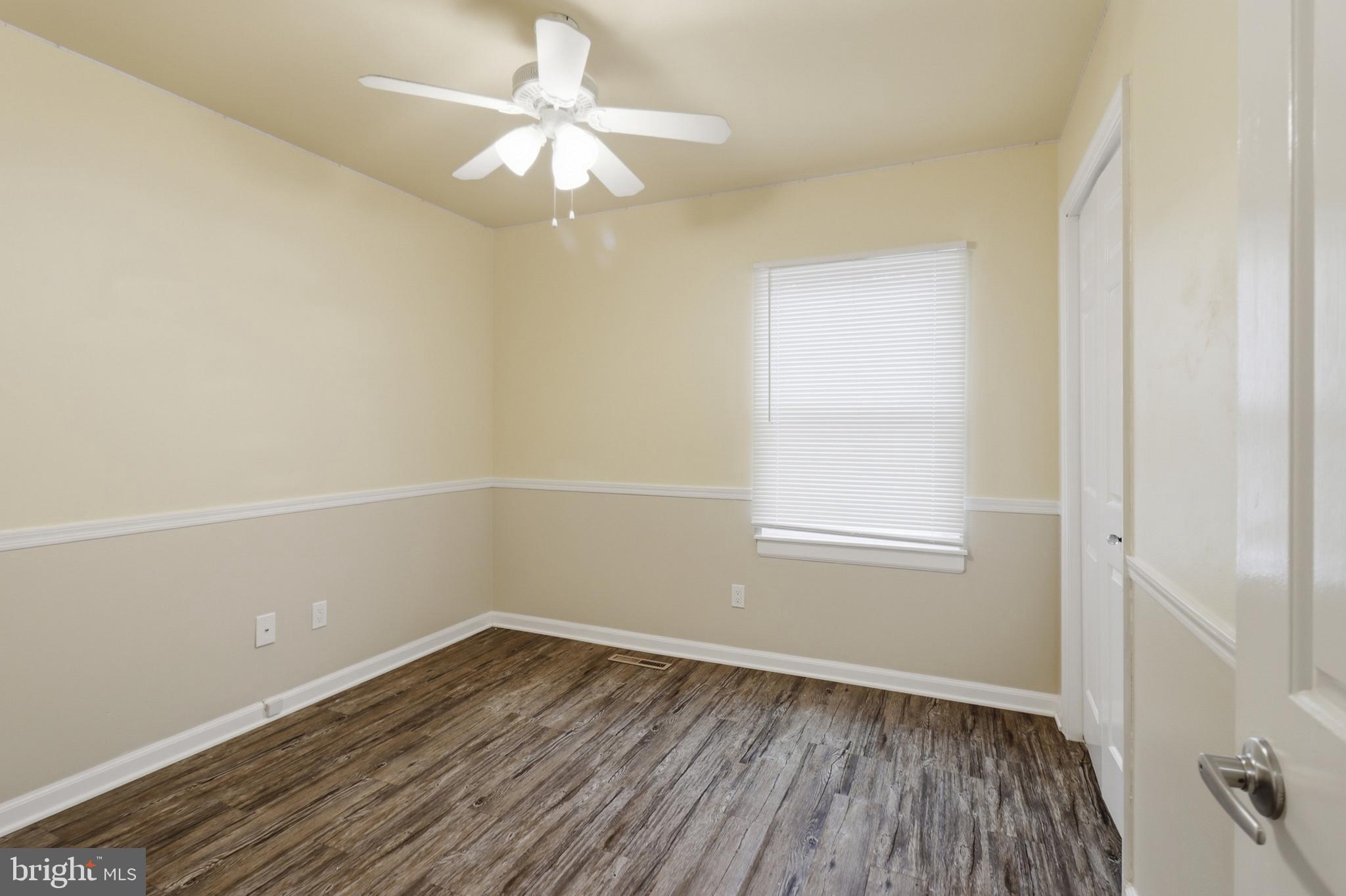 NEWARK OAKS - Residential