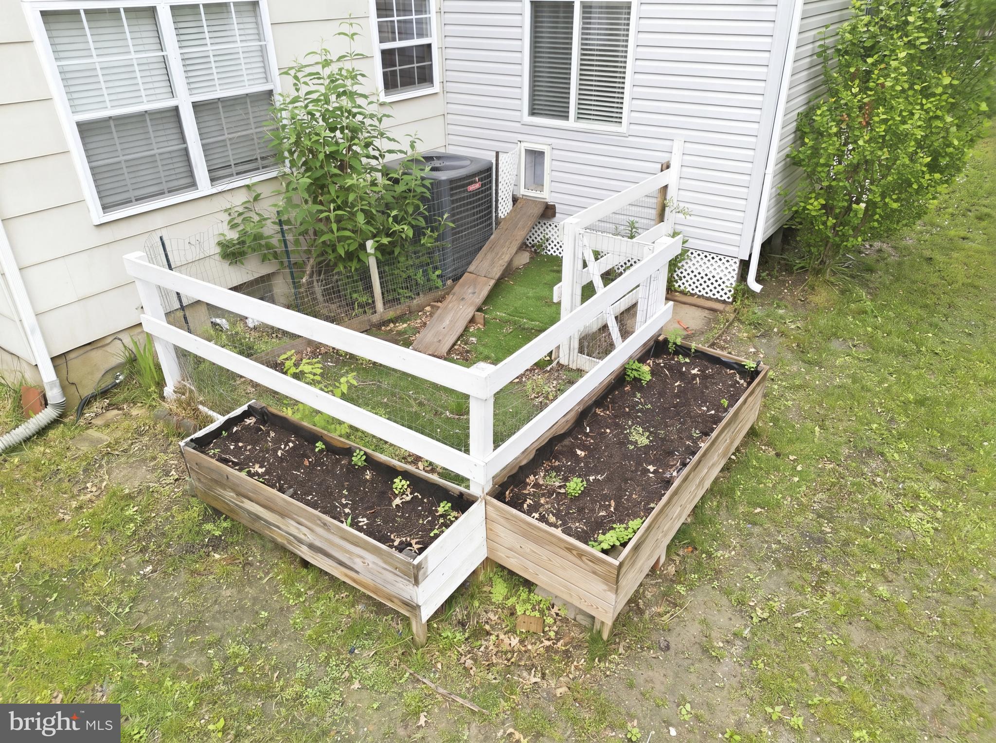 NEWARK OAKS - Residential