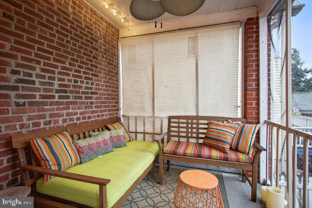 GLENCARLYN - Residential Lease