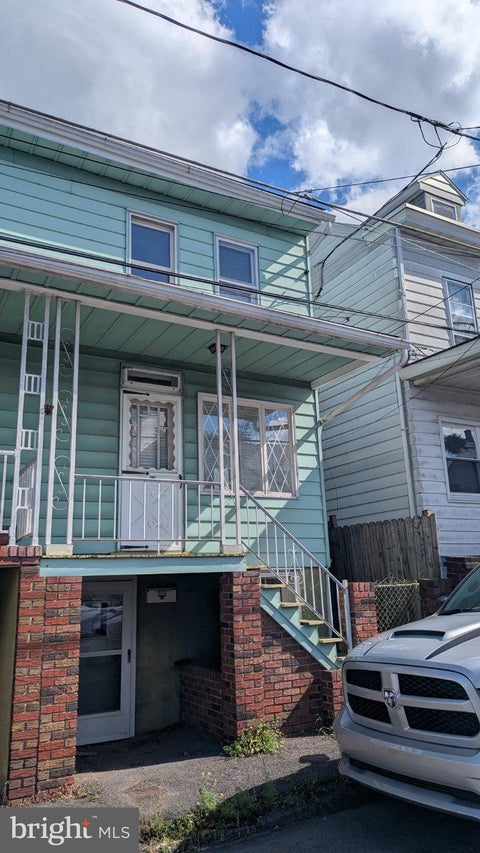 Townhouse For Sale - 515 Lytle Street<br/> MINERSVILLE, PA 17954
