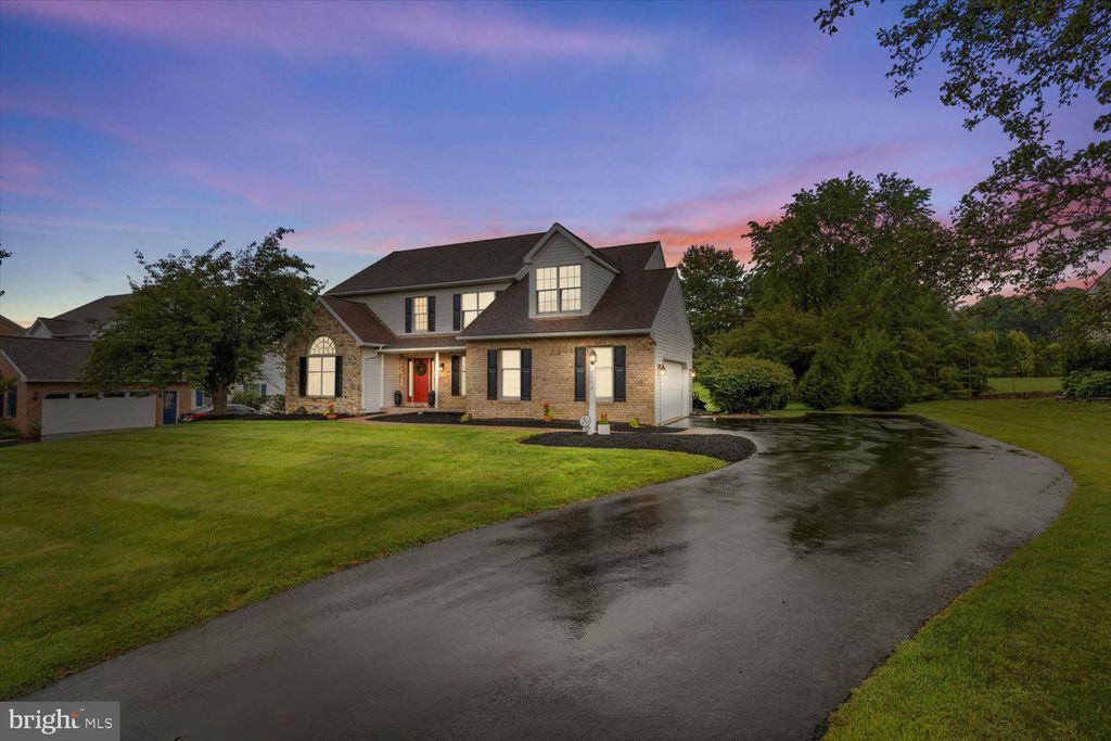 Photo of 2905 POINTE BLVD, LITITZ, PA 17543 (MLS # PALA2038404)