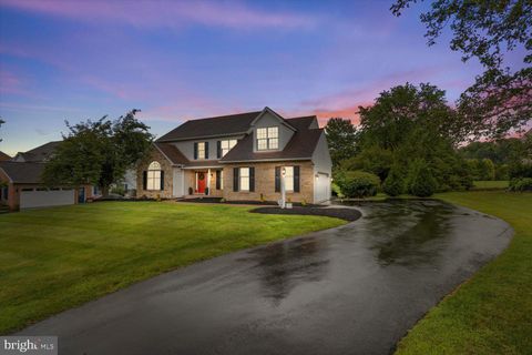 Photo of 2905 POINTE BLVD, LITITZ, PA 17543 (MLS # PALA2038404)