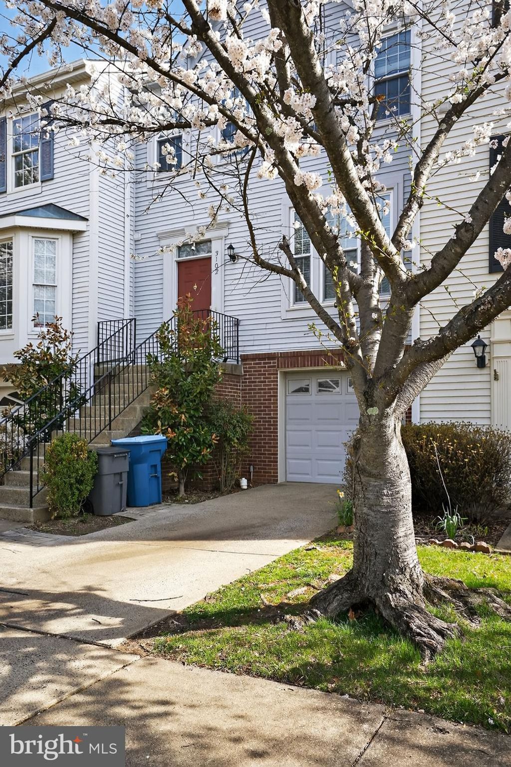 Photo of 3102 Sutherland Hill Court, FAIRFAX, VA 22031 (MLS # VAFX2301716)