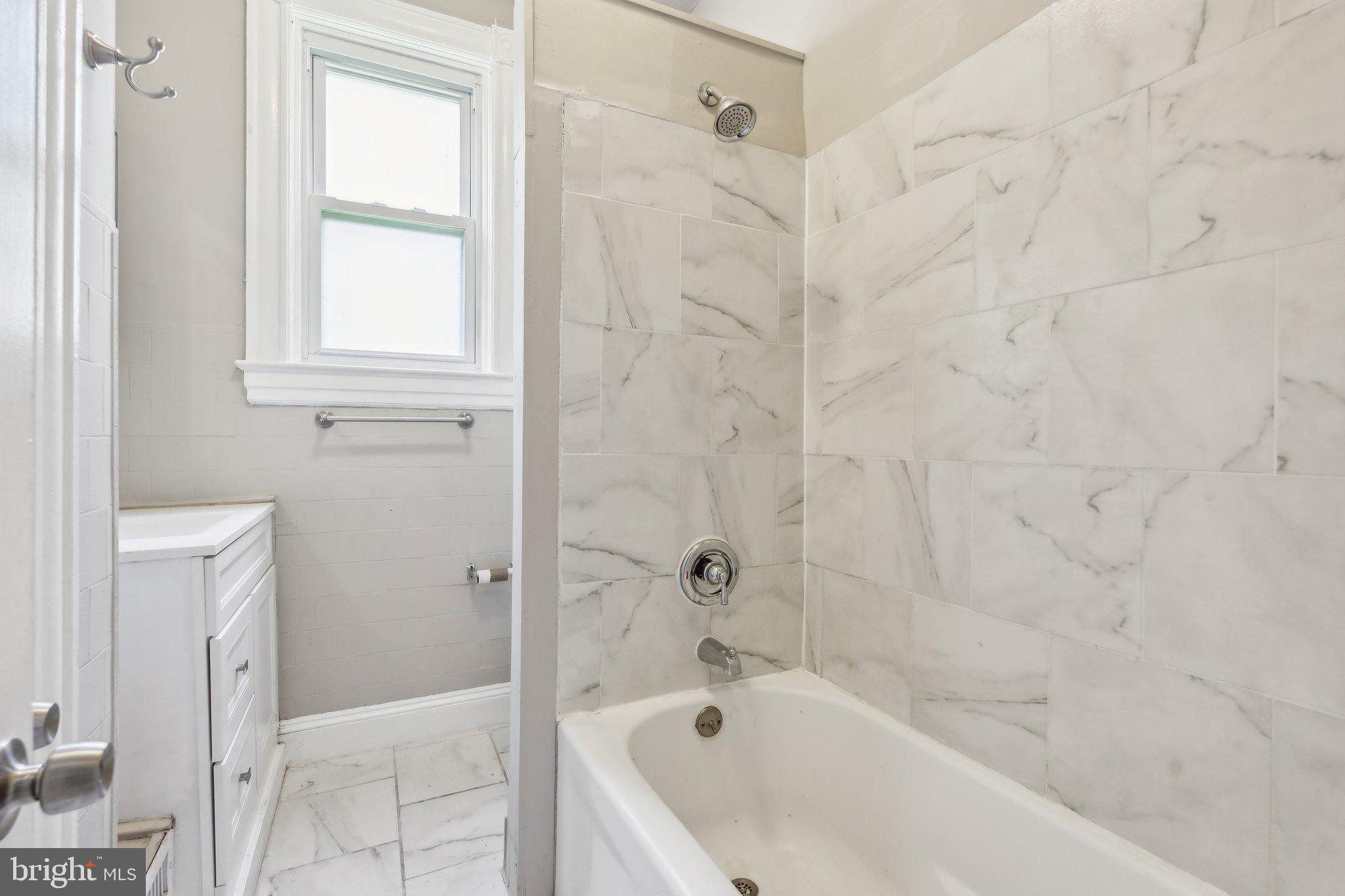 LAURAVILLE HISTORIC DISTRICT - Residential Lease