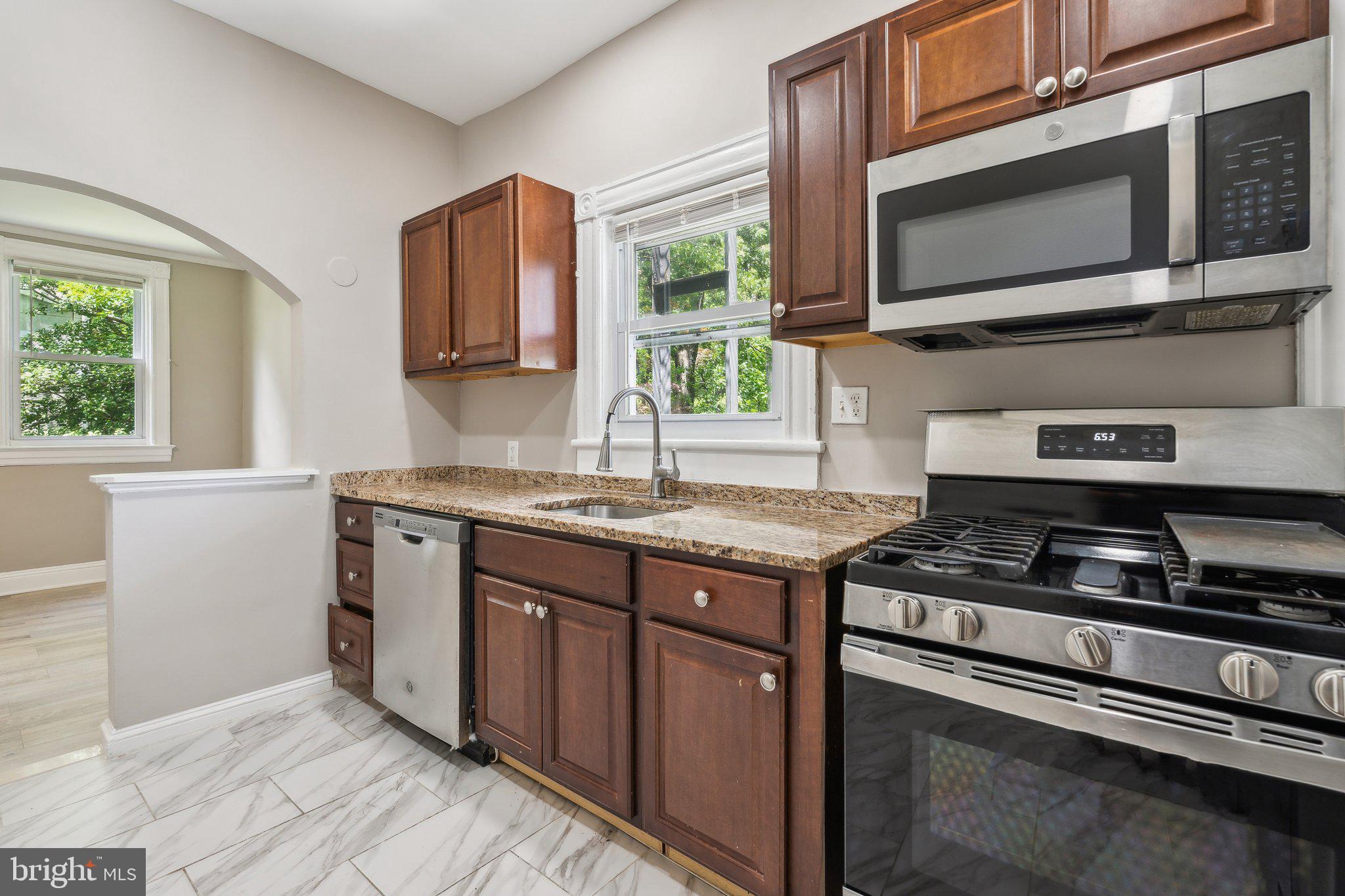 LAURAVILLE HISTORIC DISTRICT - Residential Lease