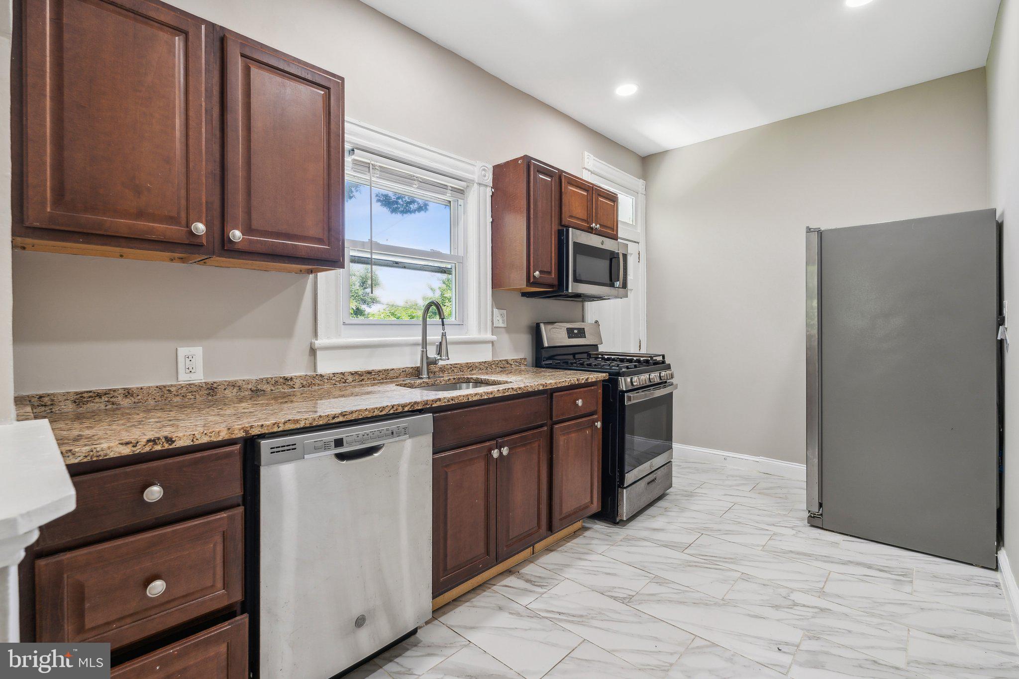 LAURAVILLE HISTORIC DISTRICT - Residential Lease