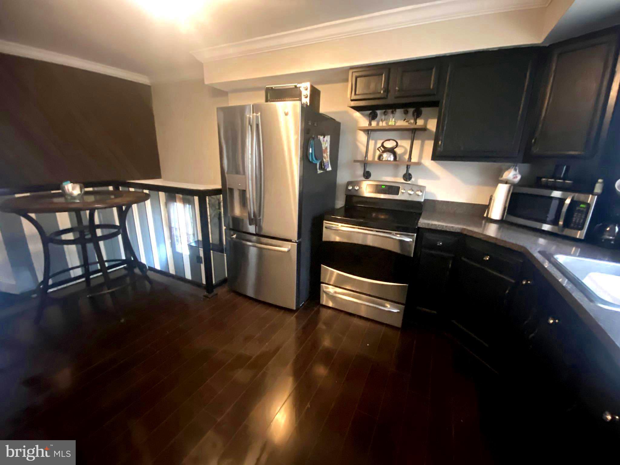 ENGLISH CONSUL ESTATES - Residential Income