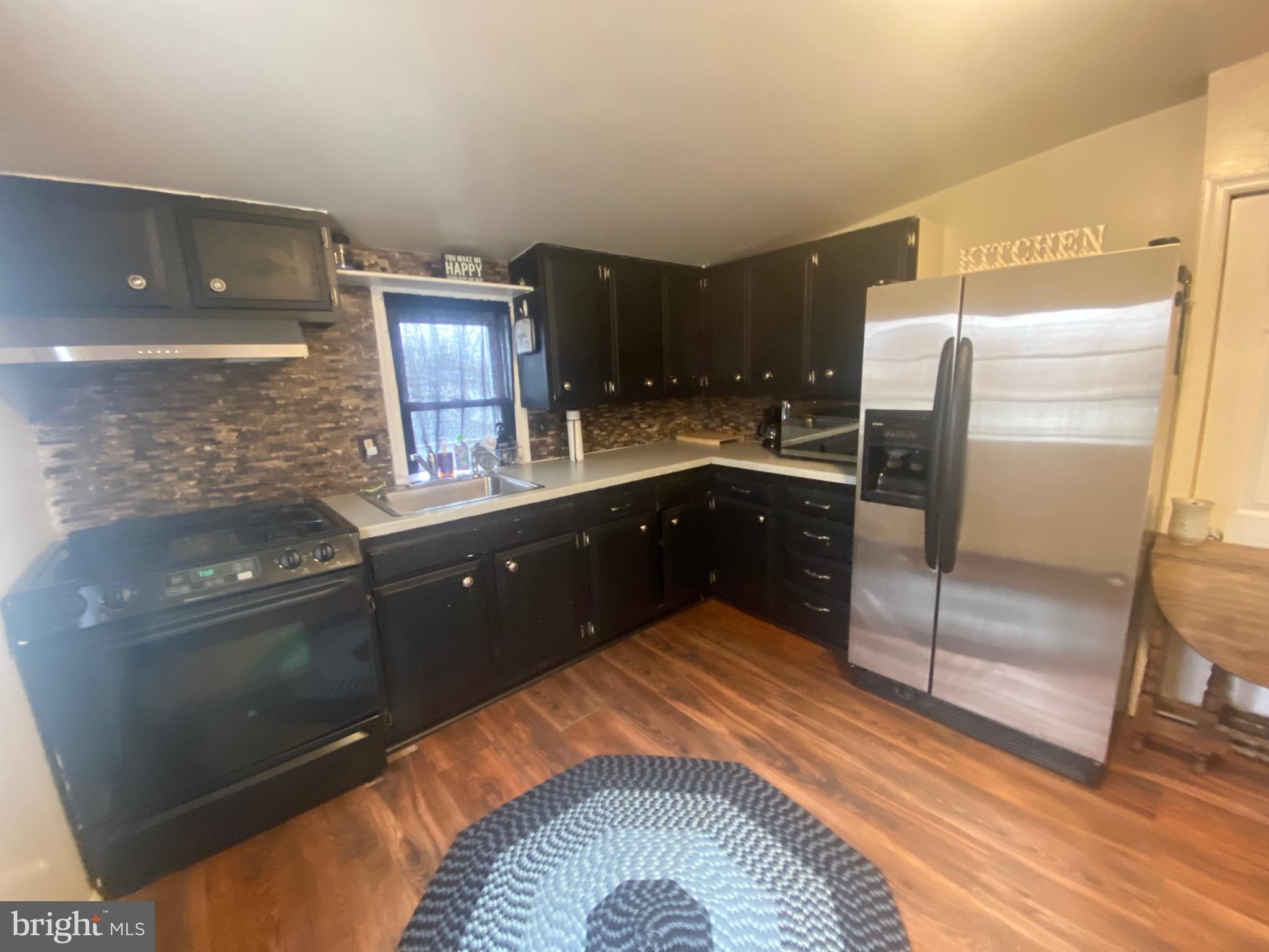 ENGLISH CONSUL ESTATES - Residential Income