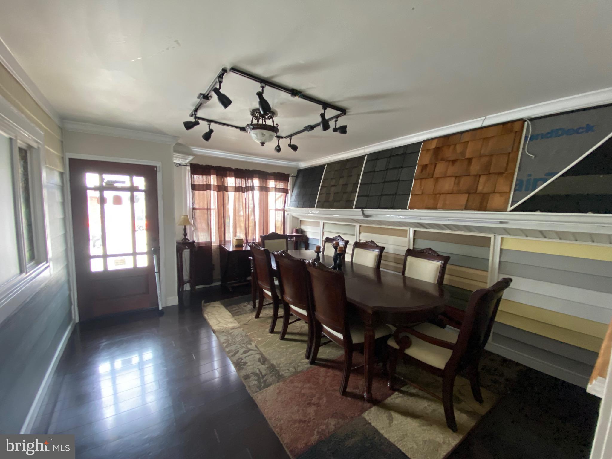 ENGLISH CONSUL ESTATES - Residential Income