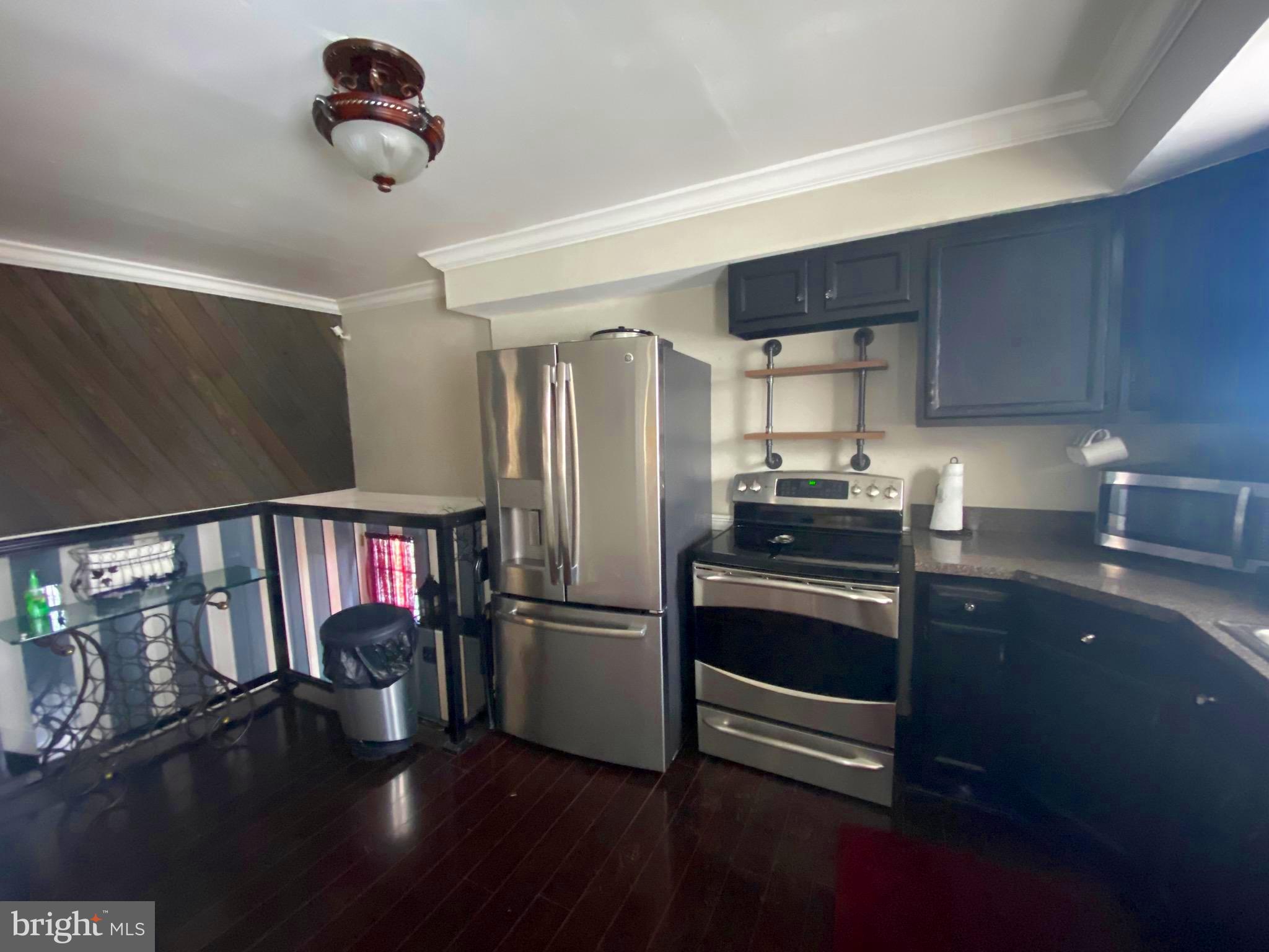 ENGLISH CONSUL ESTATES - Residential Income