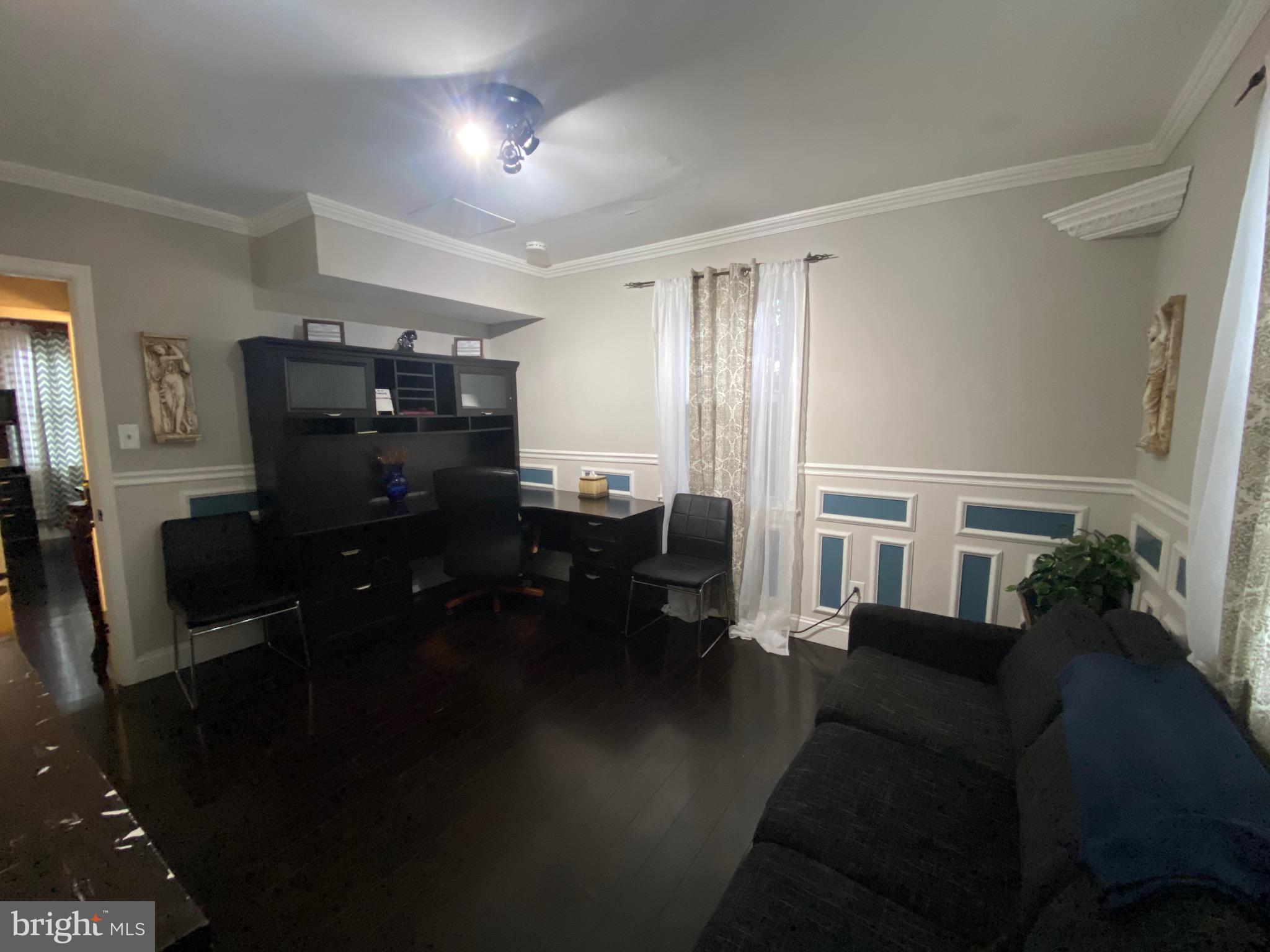 ENGLISH CONSUL ESTATES - Residential Income