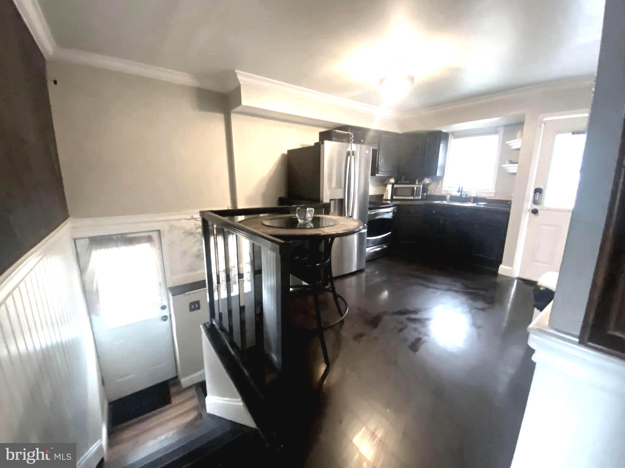 ENGLISH CONSUL ESTATES - Residential Income