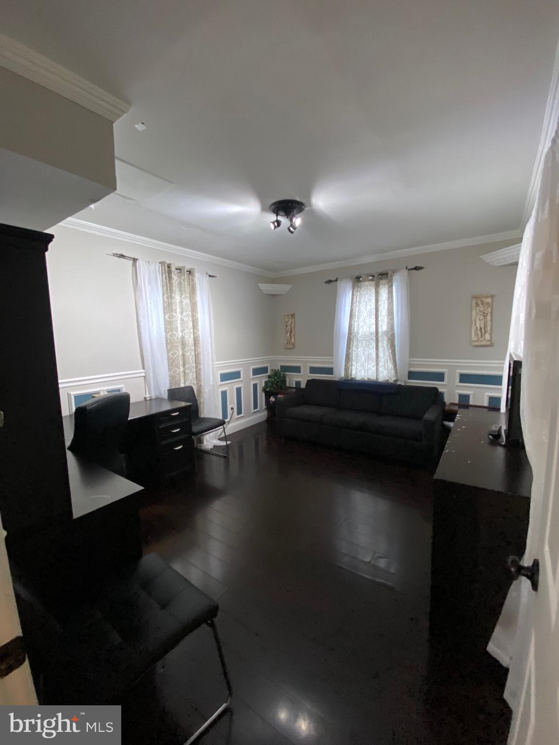 ENGLISH CONSUL ESTATES - Residential Income