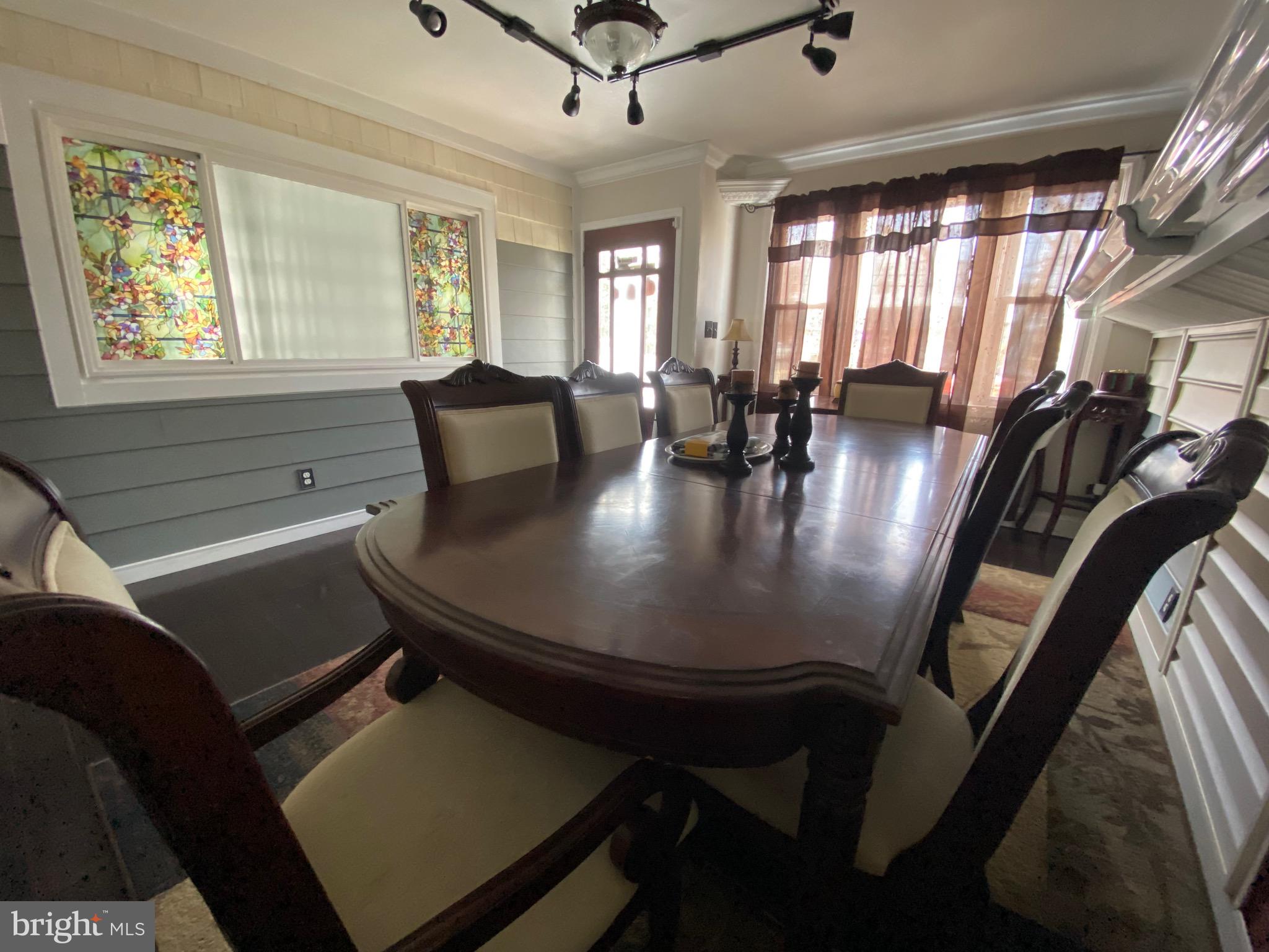 ENGLISH CONSUL ESTATES - Residential Income