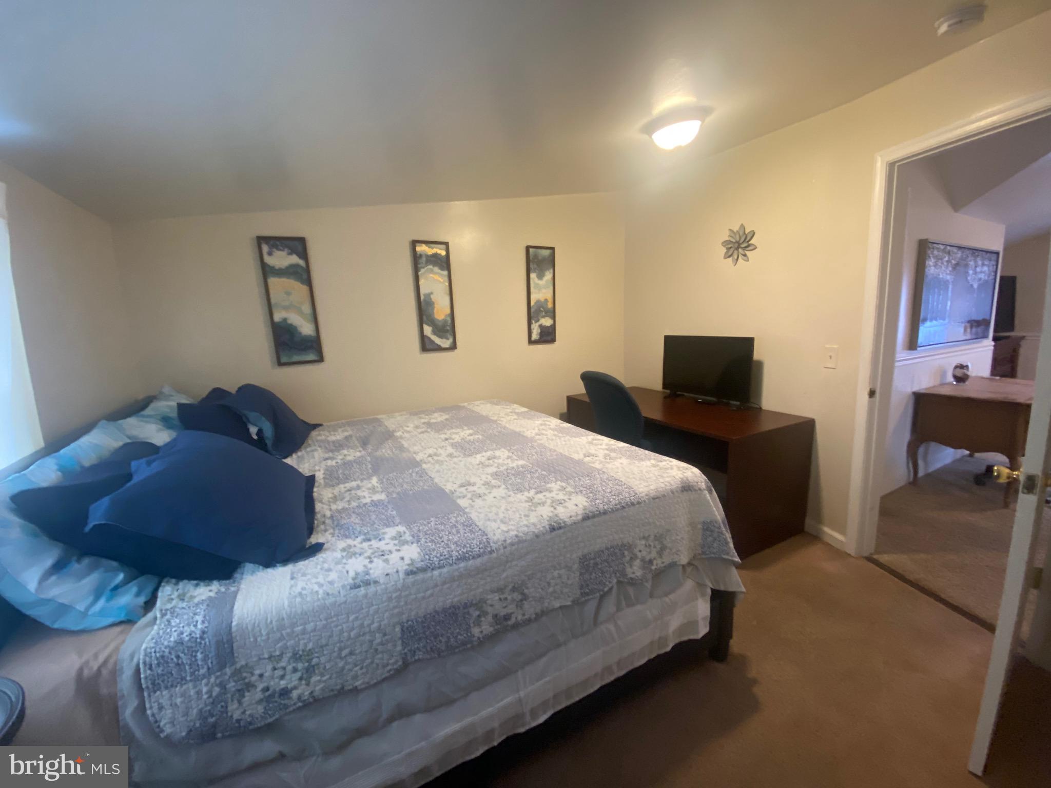 ENGLISH CONSUL ESTATES - Residential Income