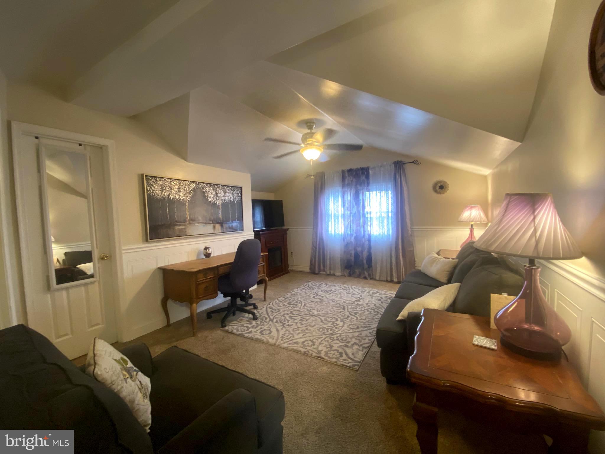 ENGLISH CONSUL ESTATES - Residential Income