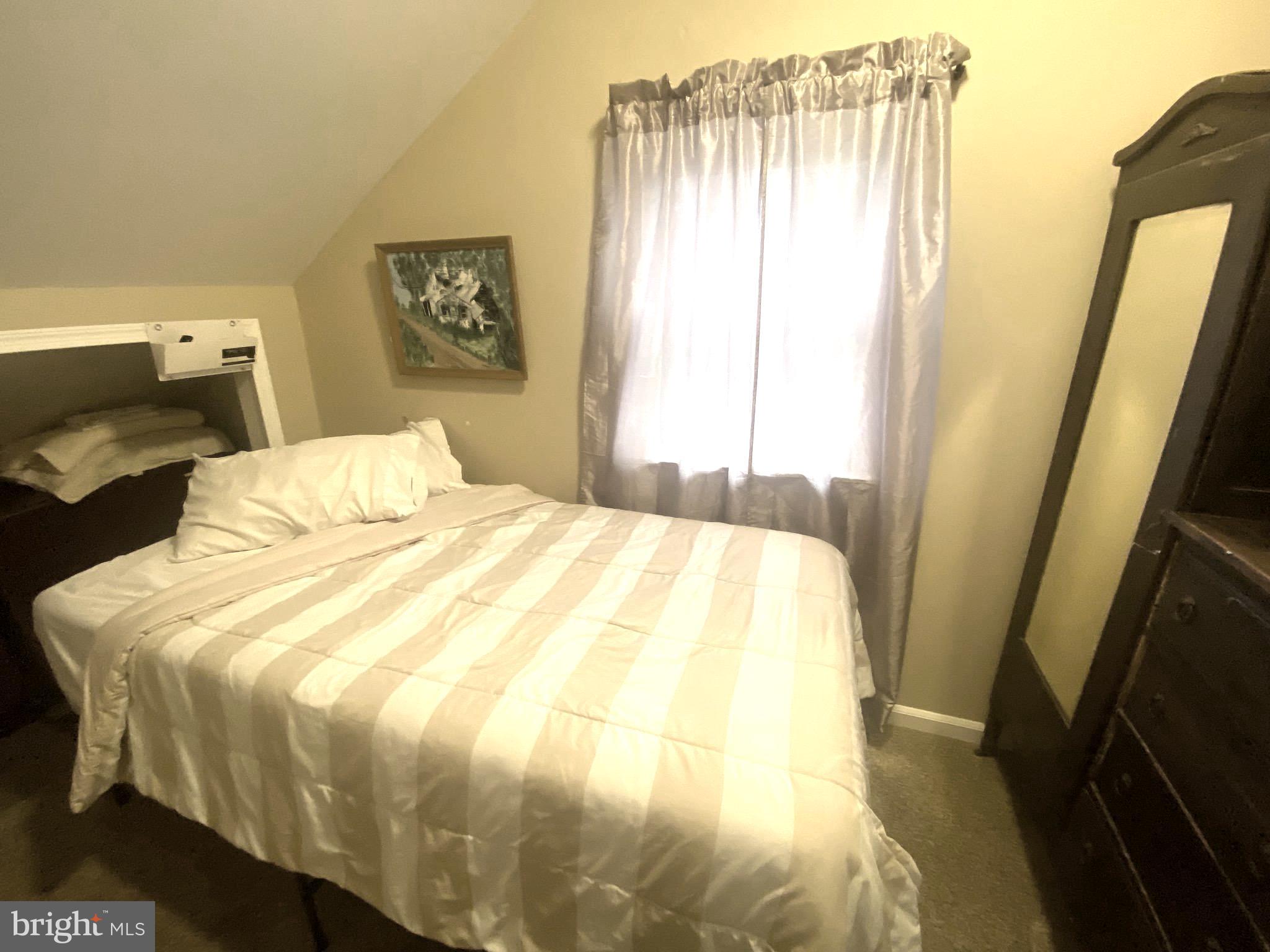 ENGLISH CONSUL ESTATES - Residential Income