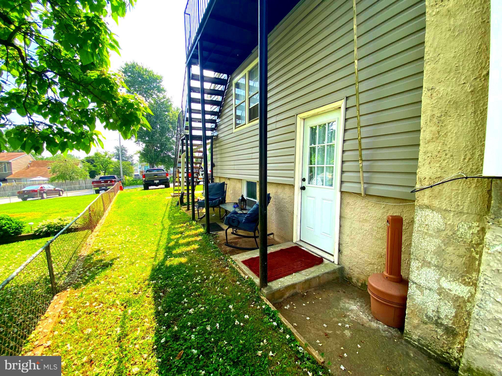 ENGLISH CONSUL ESTATES - Residential Income