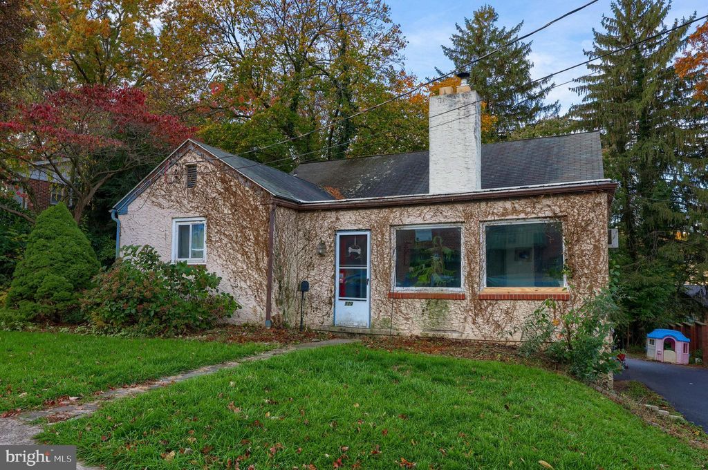 Photo of 119 E FRANKLIN ST, EPHRATA, PA 17522 (MLS # PALA2026970)