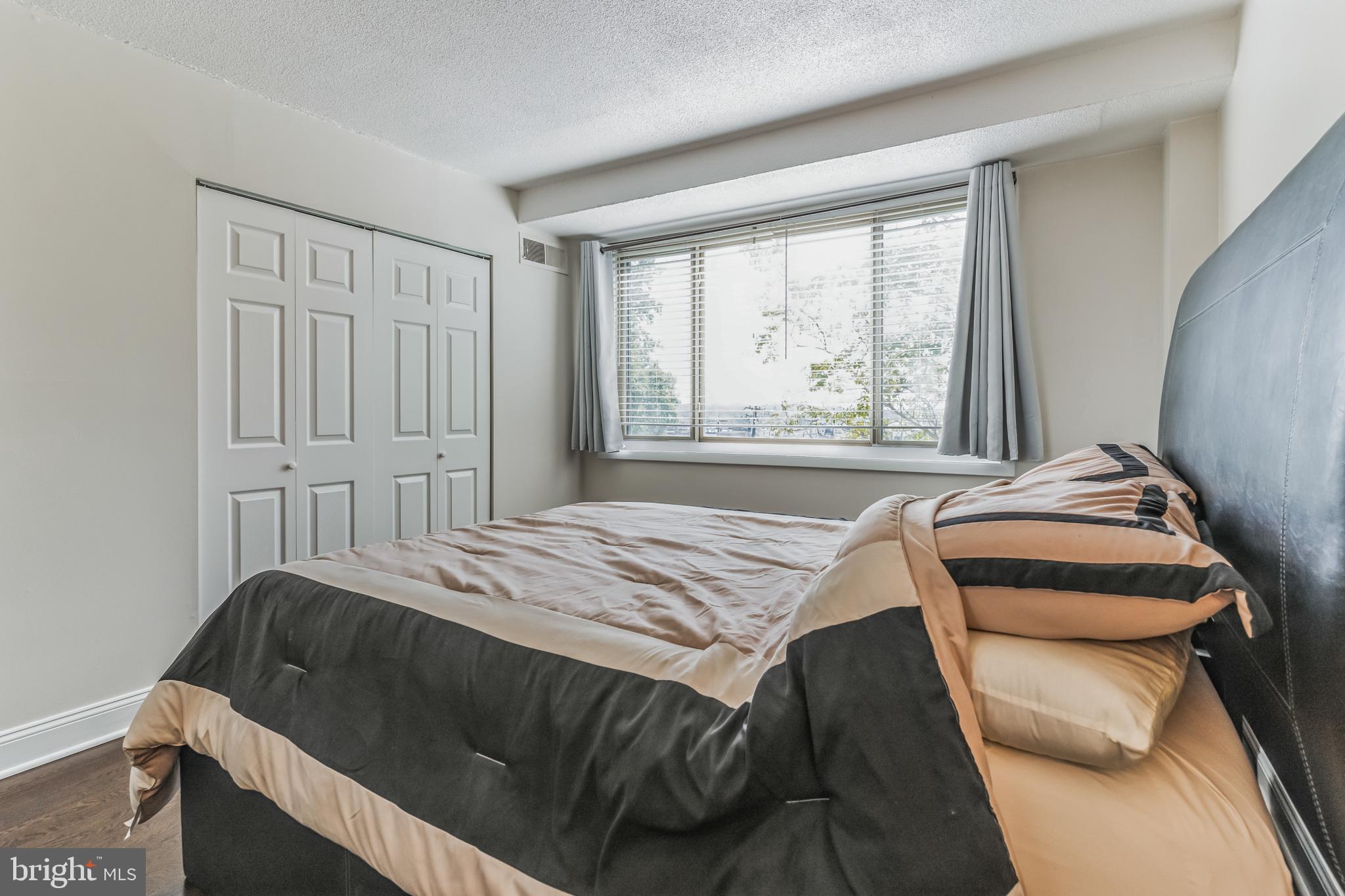 OGLETHORPE HOUSE - Residential