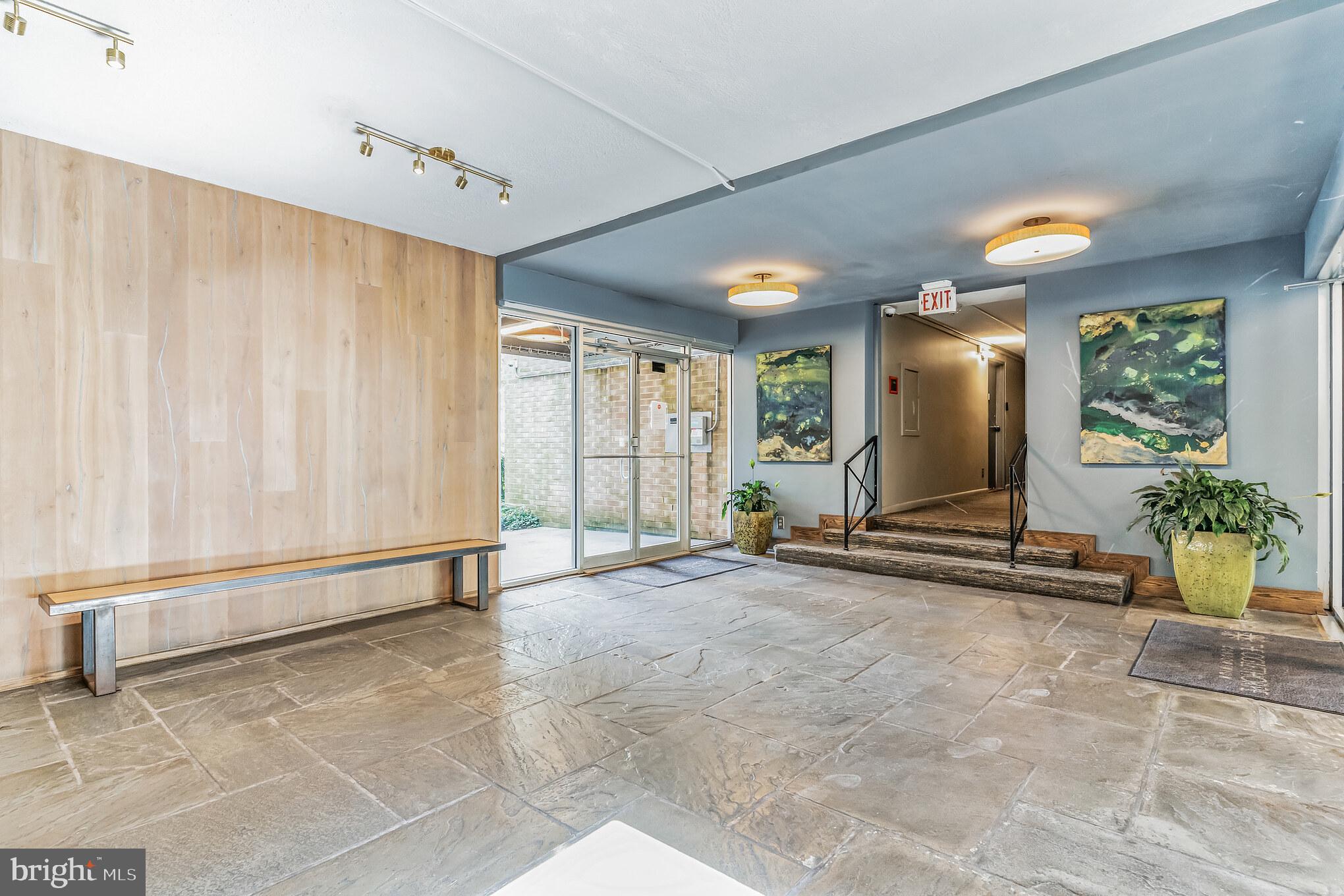 OGLETHORPE HOUSE - Residential