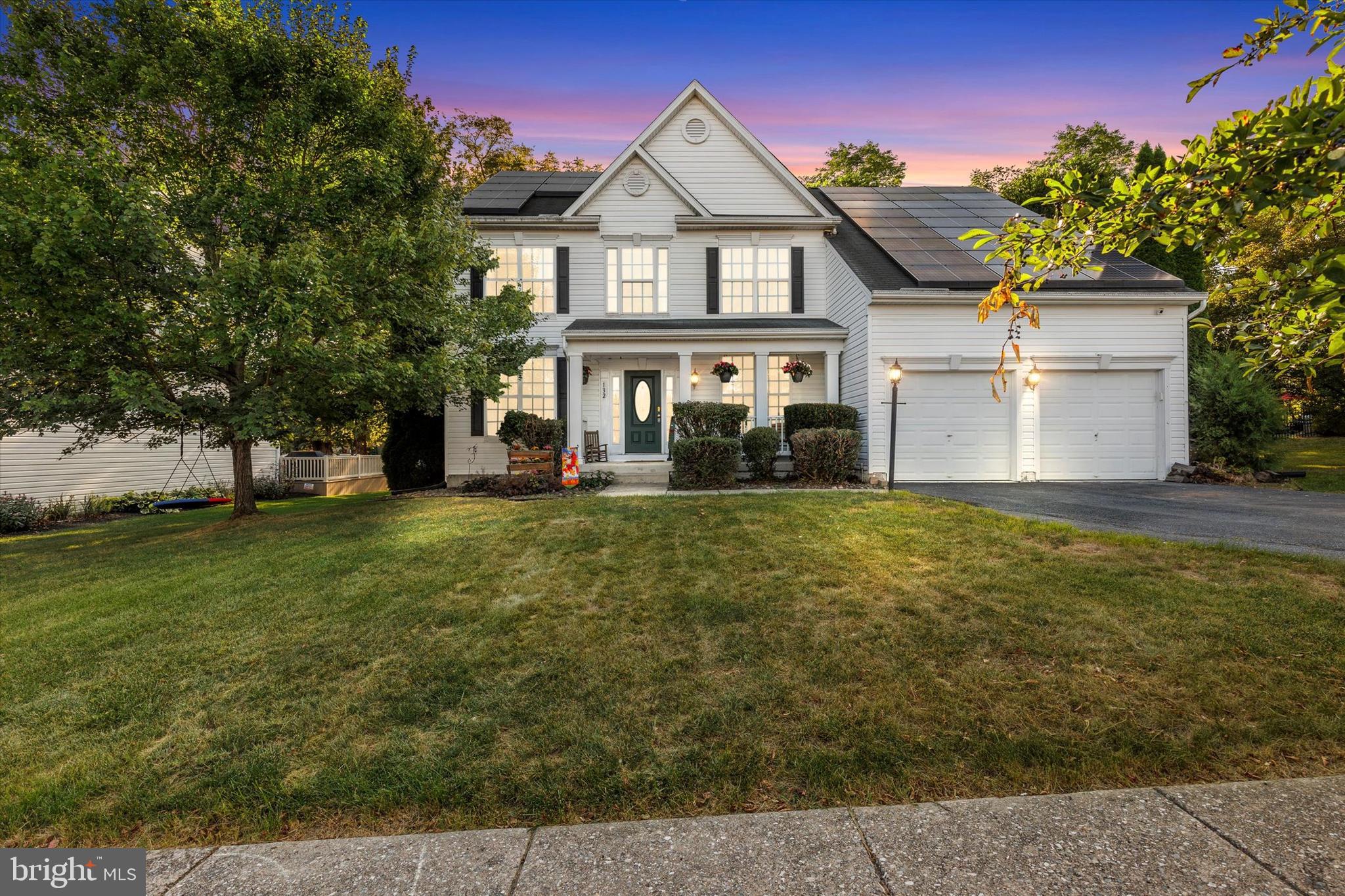 Welcome to this stunning home offering over 3,500 square feet of beautifully designed living space. With 4 spacious bedrooms, plus a main-level flex room ideal for a 5th bedroom, home office, or den, this home adapts to your lifestyle. Enjoy the comfort of all new carpet throughout the home.
Soaring floor-to-ceiling windows in the 2-story living room and eat-in kitchen flood the space with natural light, highlighting the warmth of the gas fireplace and showcasing views of the fully fenced backyard and stamped concrete patio.
The gourmet kitchen is a true centerpiece, featuring maple cabinets, ample workspace, and a large dining area perfect for entertaining.
Downstairs, in addition to plenty of storage space, the partially finished walk-out basement includes a full bathroom, offering the ideal setup for guests, a rec room, or future expansion.
This home truly has it all—space, light, functionality, and modern upgrades. Don't miss your chance to make it yours!
