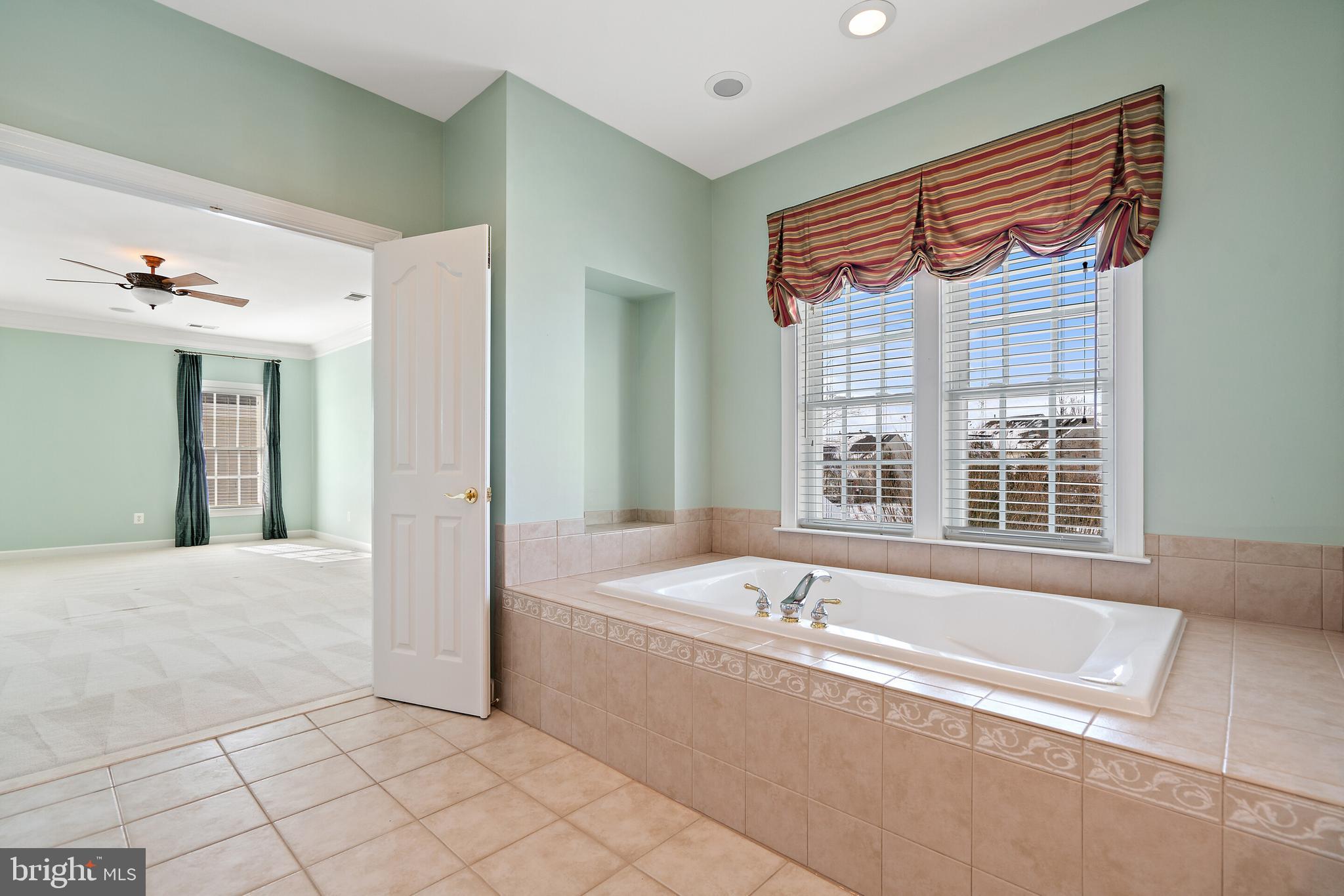 LANSDOWNE ON THE POTOMAC - Residential Lease