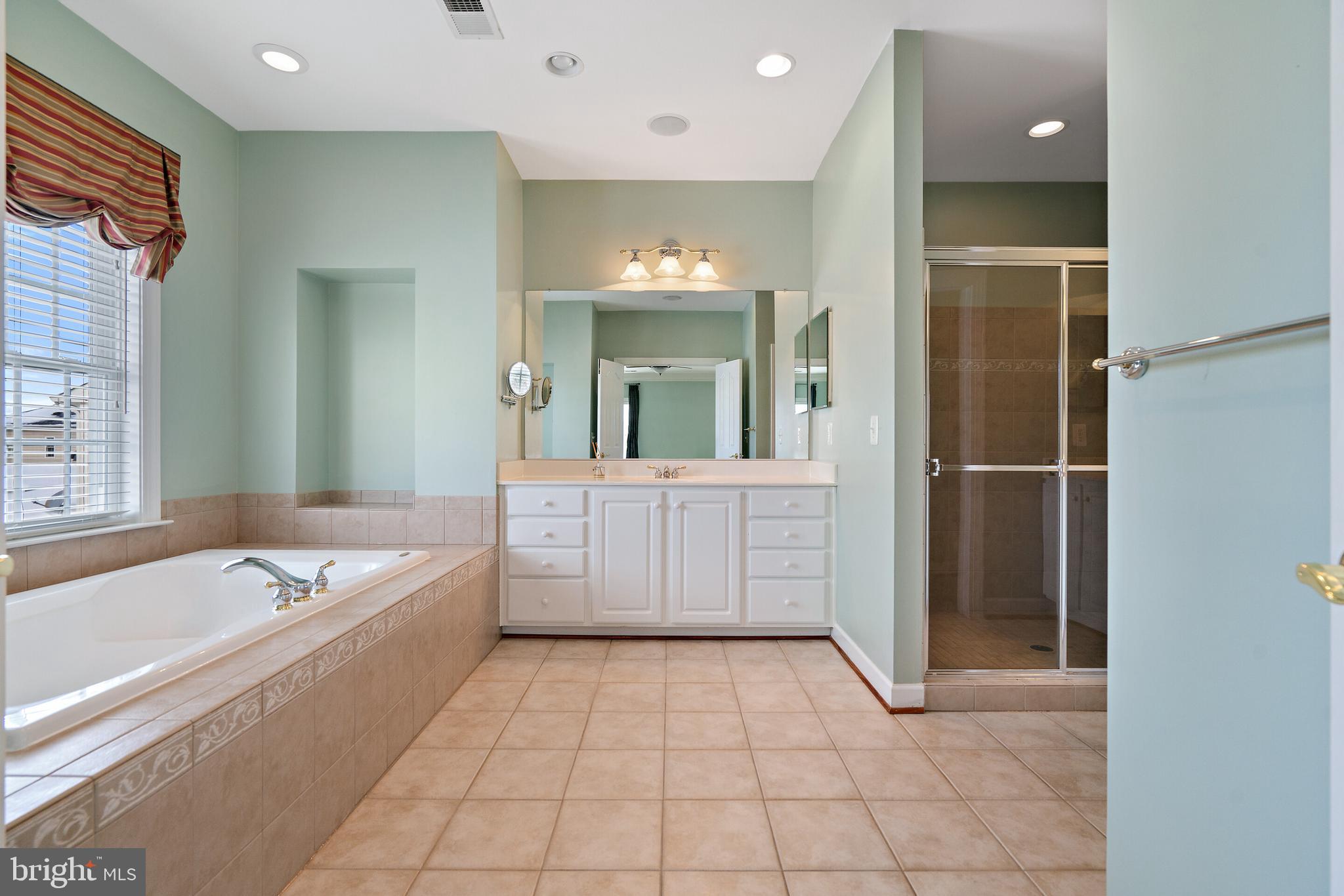 LANSDOWNE ON THE POTOMAC - Residential Lease