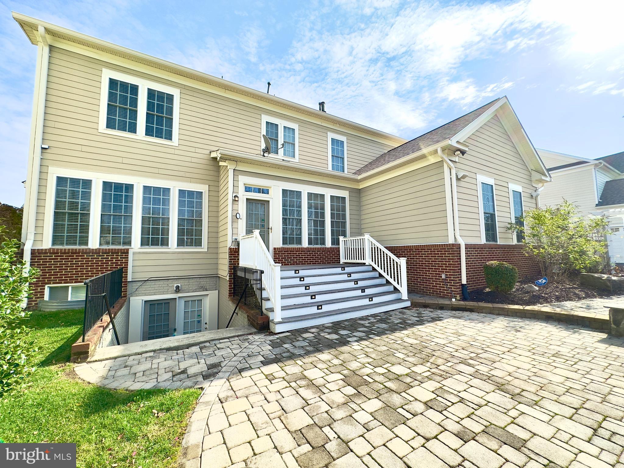 LANSDOWNE ON THE POTOMAC - Residential Lease