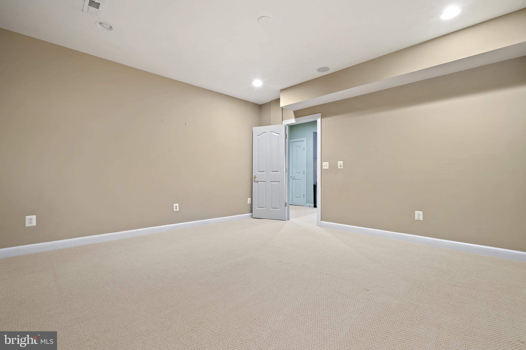 LANSDOWNE ON THE POTOMAC - Residential Lease