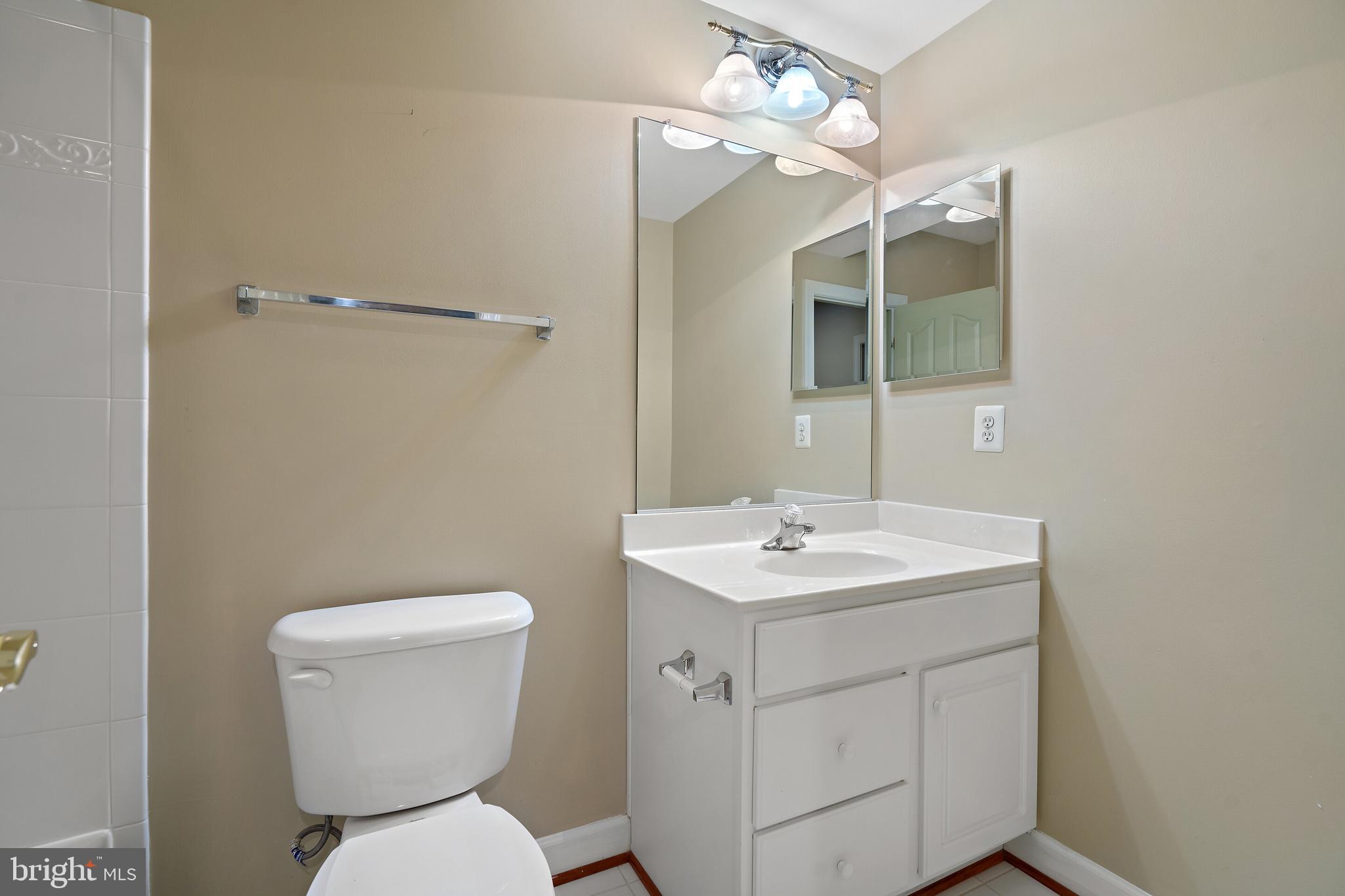 LANSDOWNE ON THE POTOMAC - Residential Lease