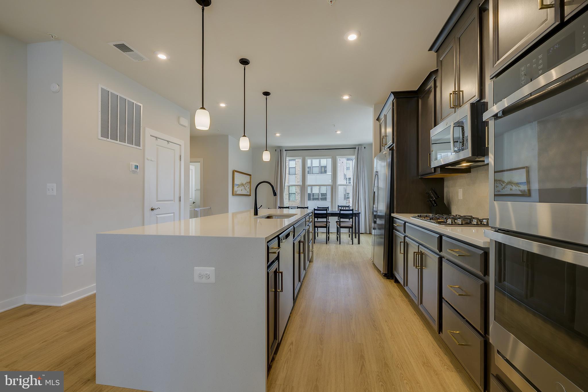 RIVERFRONT - Residential