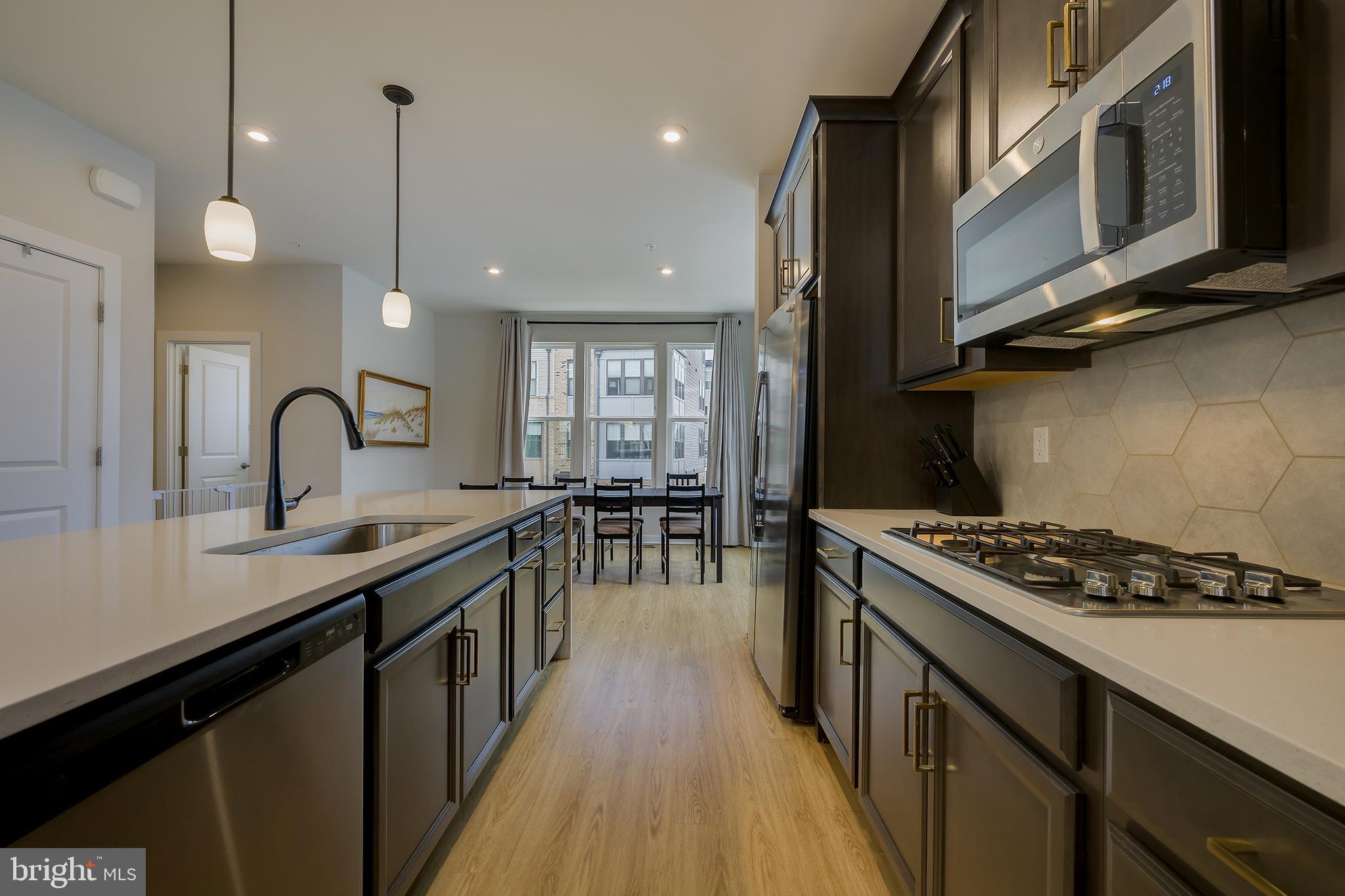 RIVERFRONT - Residential