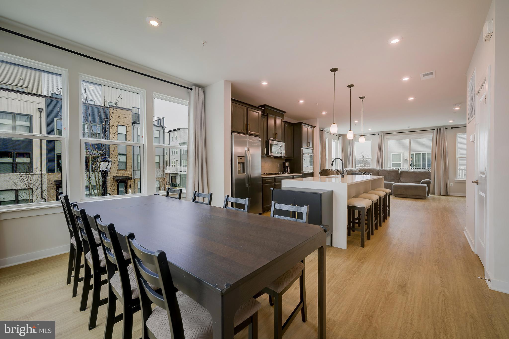 RIVERFRONT - Residential