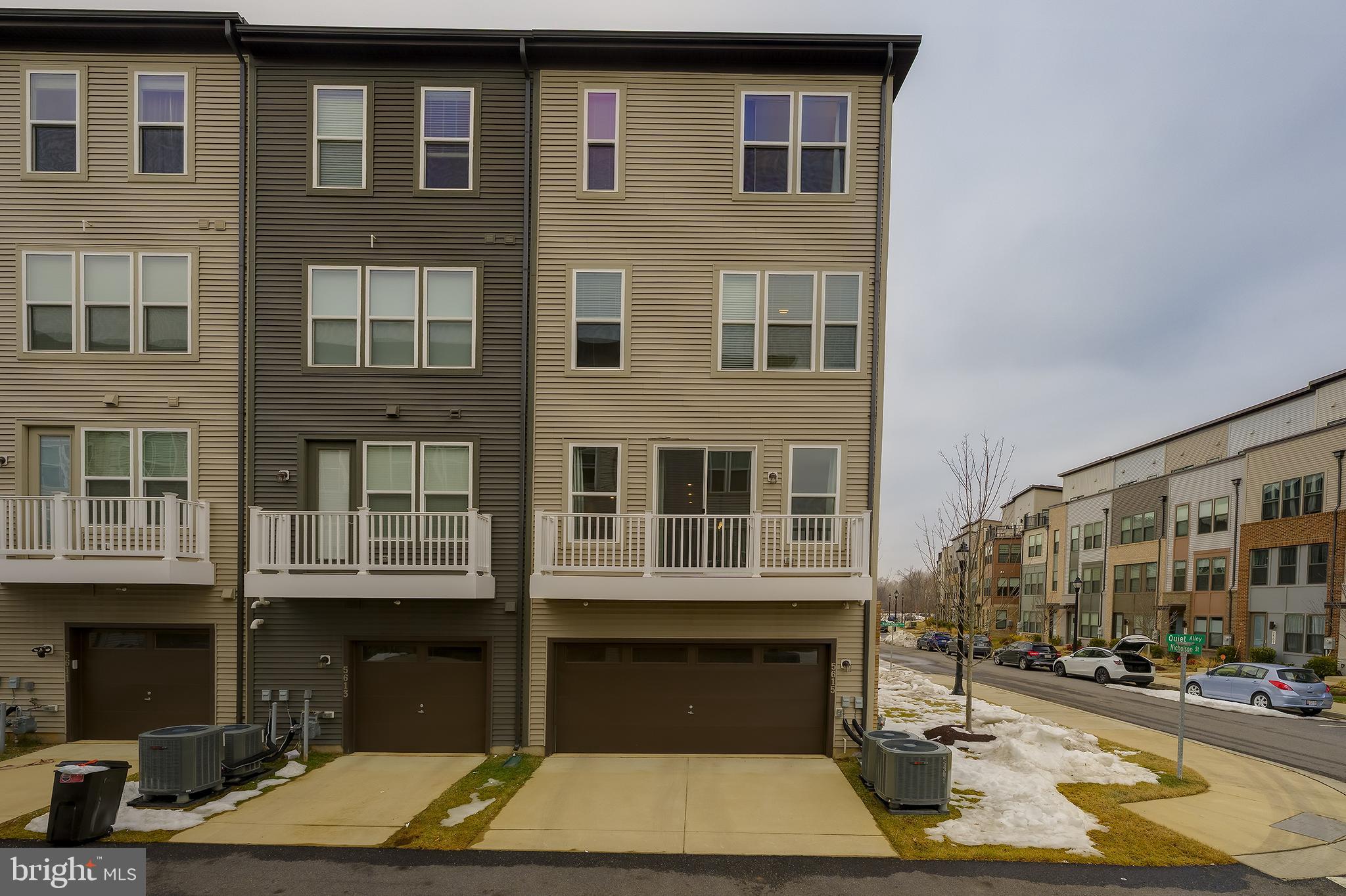 RIVERFRONT - Residential