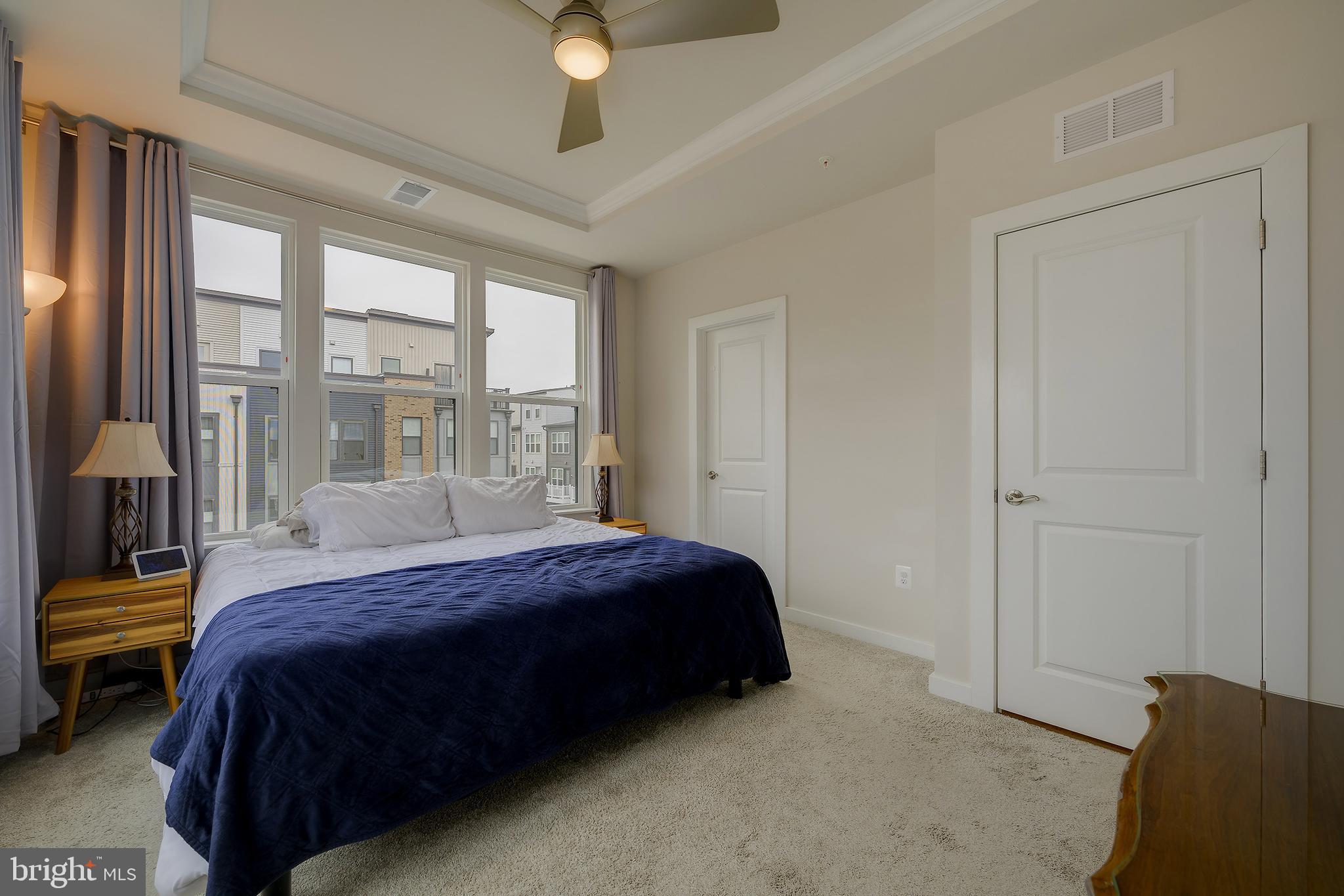 RIVERFRONT - Residential