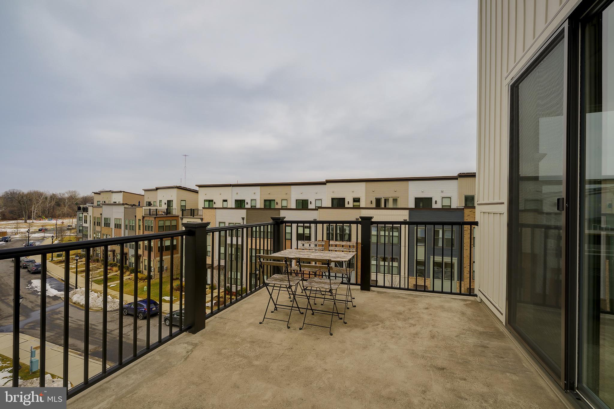 RIVERFRONT - Residential