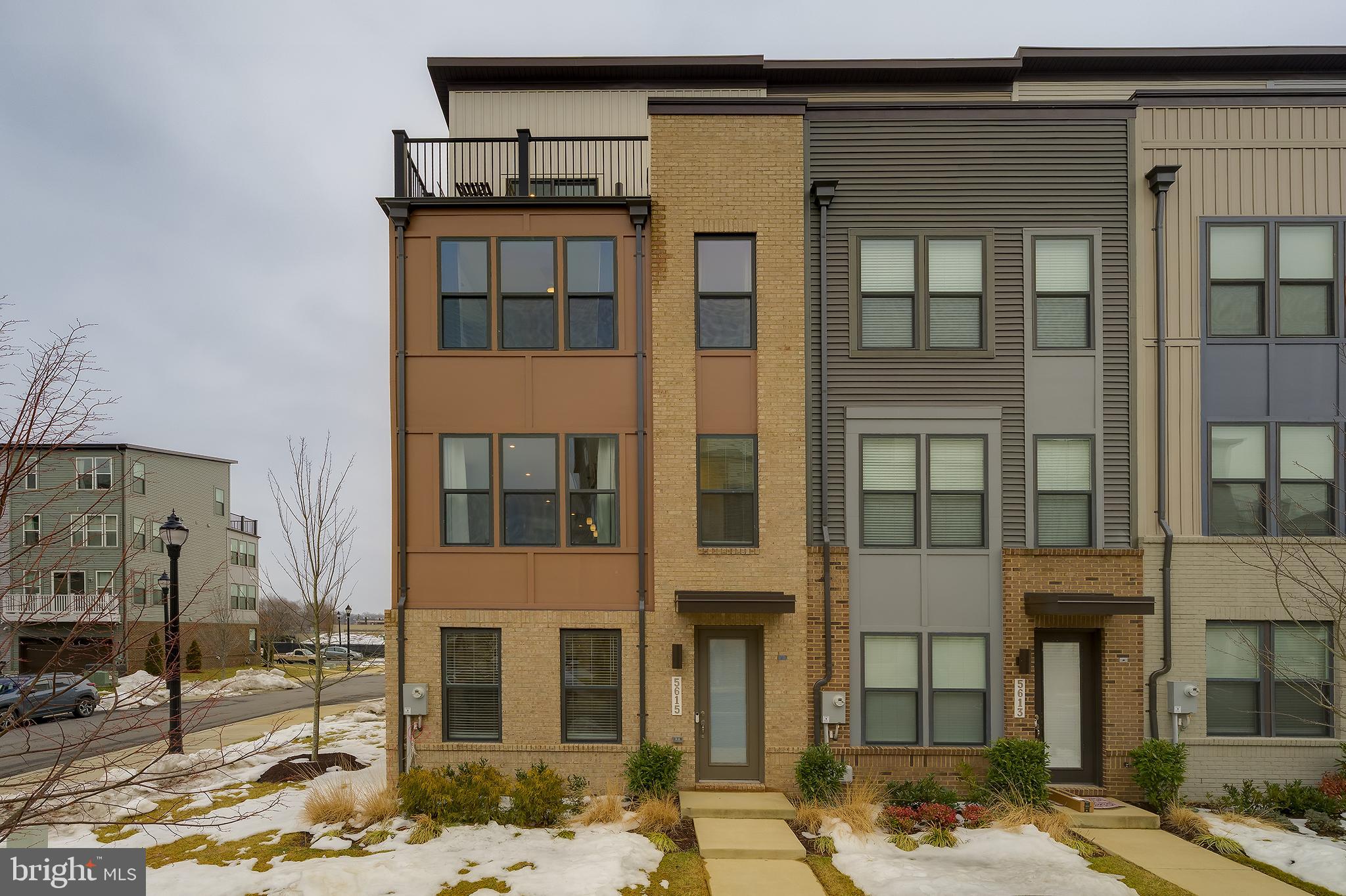 RIVERFRONT - Residential