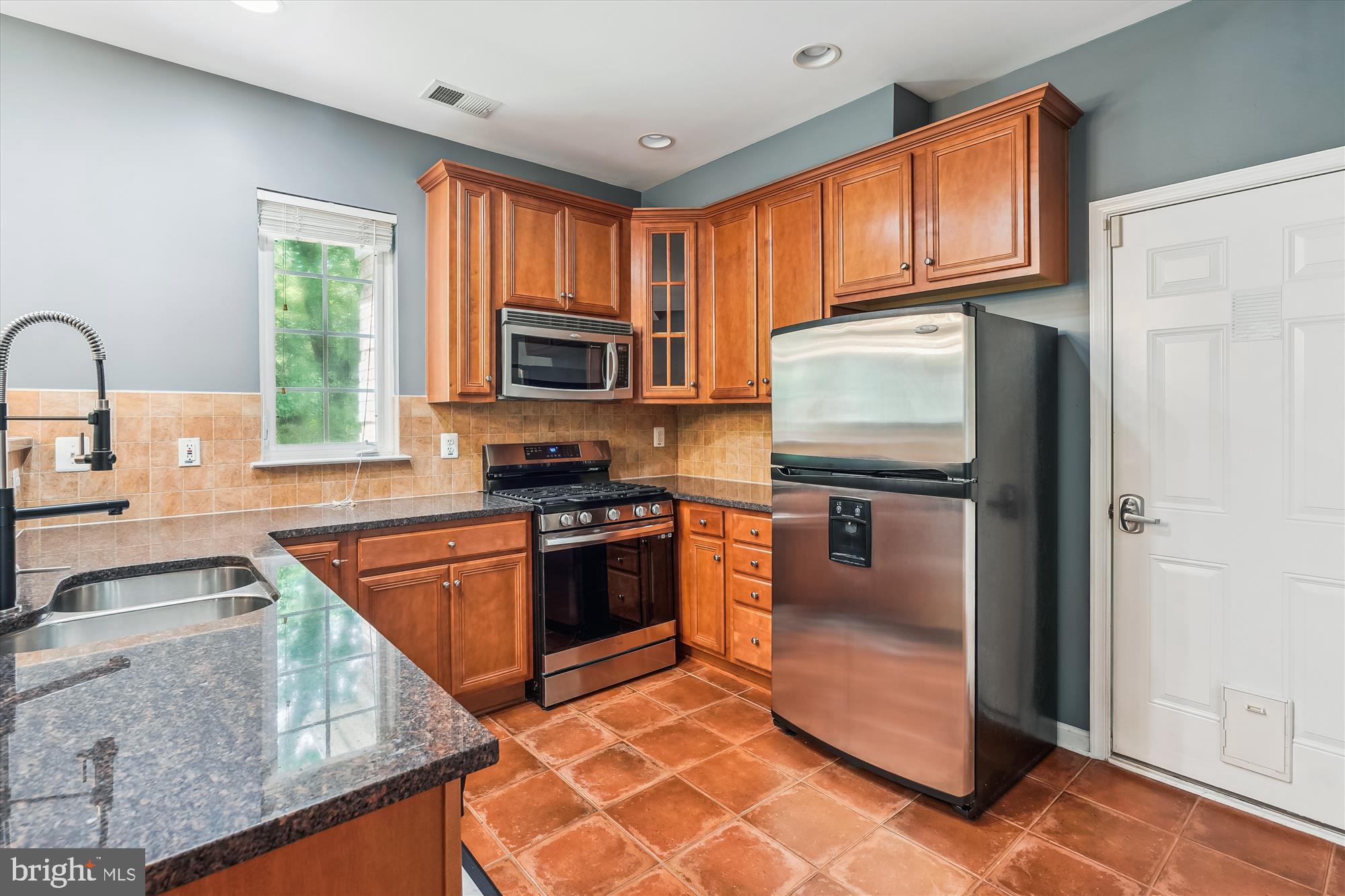 THE TOWNES AT VILLAGE PLACE - Residential