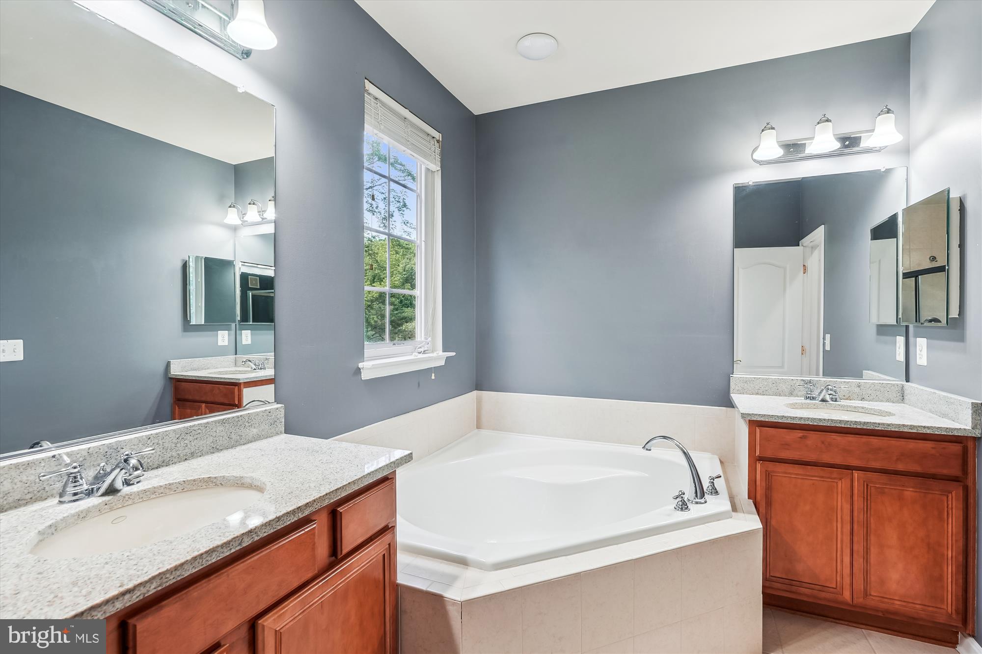 THE TOWNES AT VILLAGE PLACE - Residential