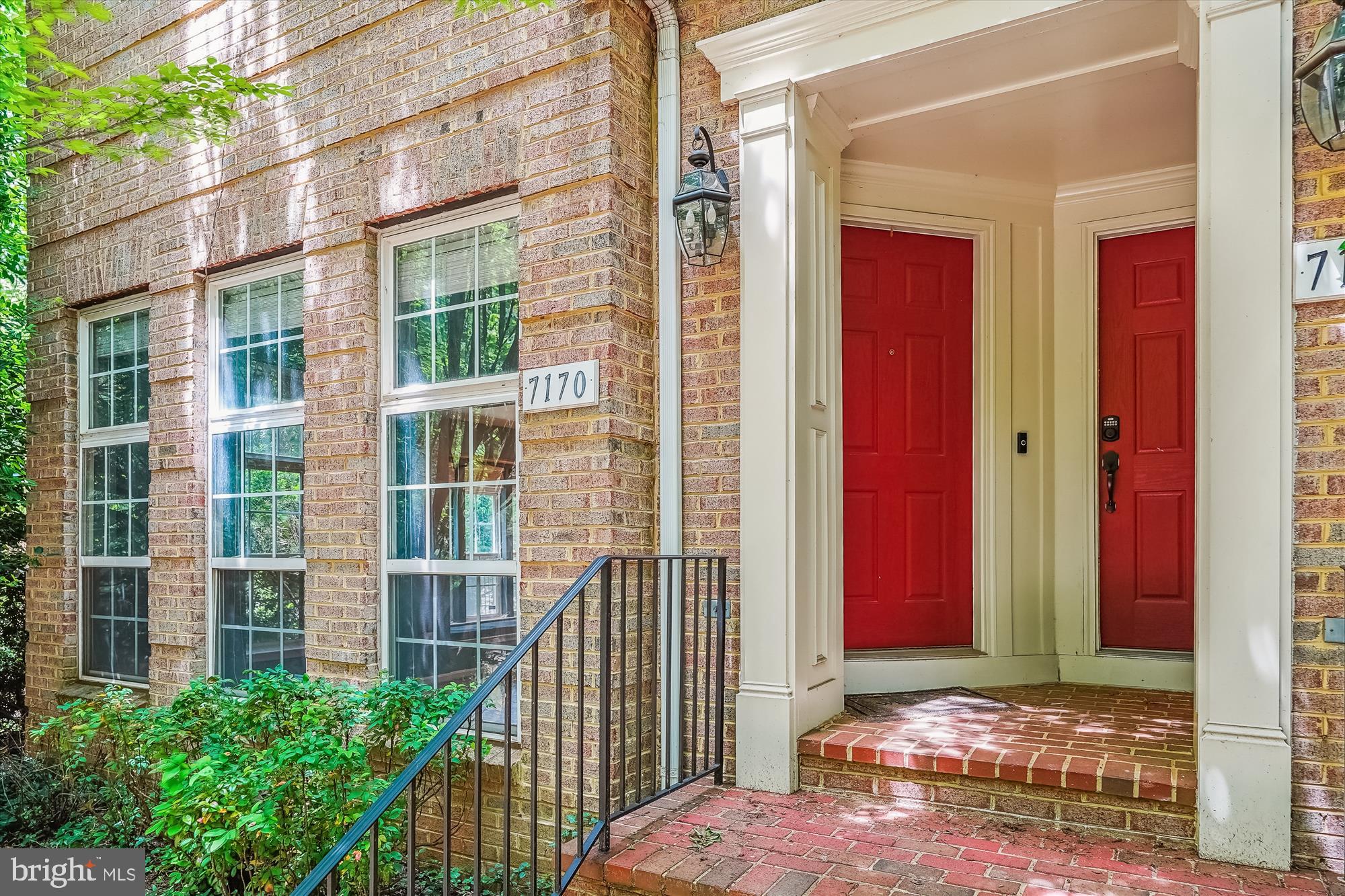 THE TOWNES AT VILLAGE PLACE - Residential