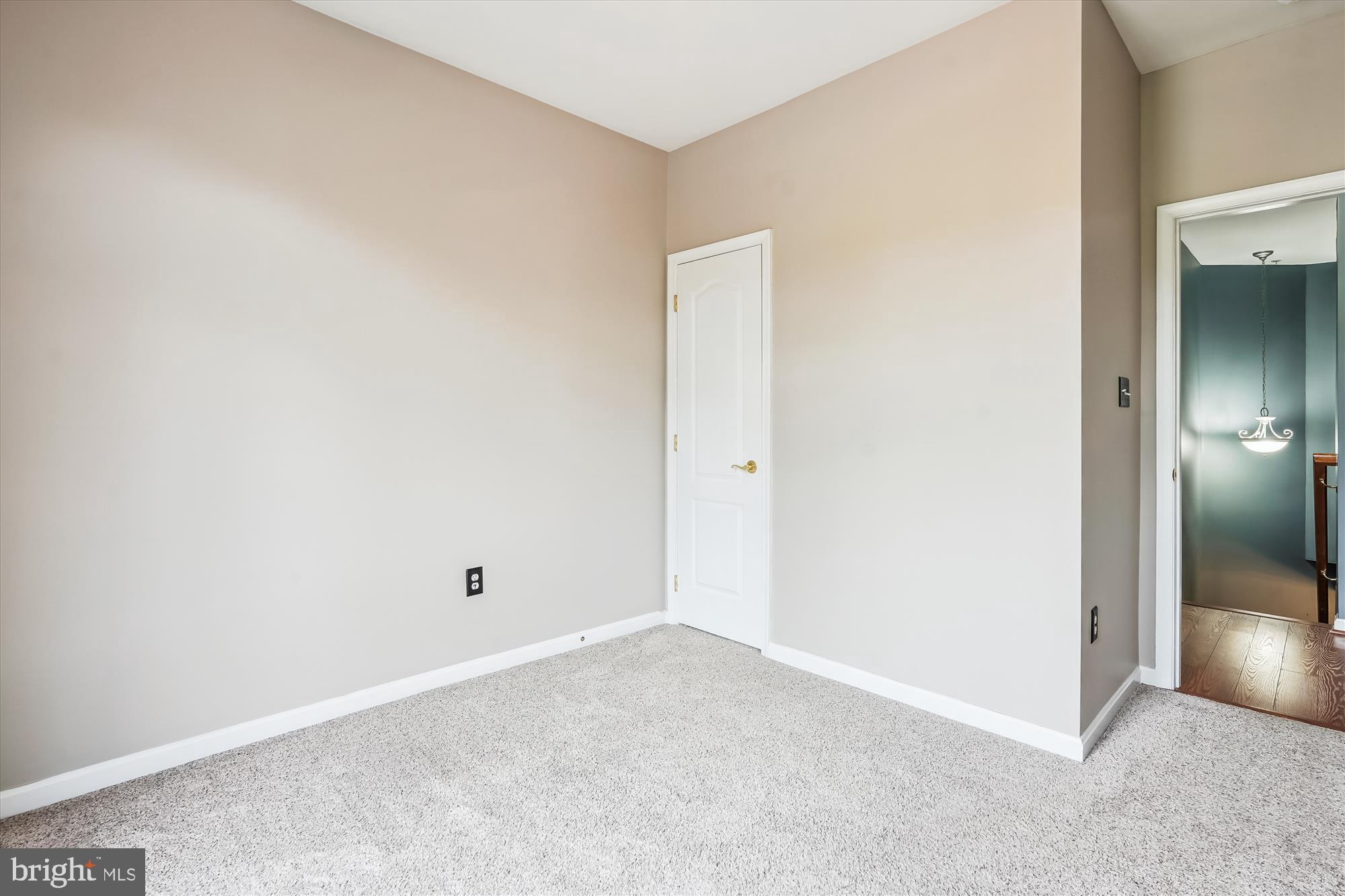 THE TOWNES AT VILLAGE PLACE - Residential