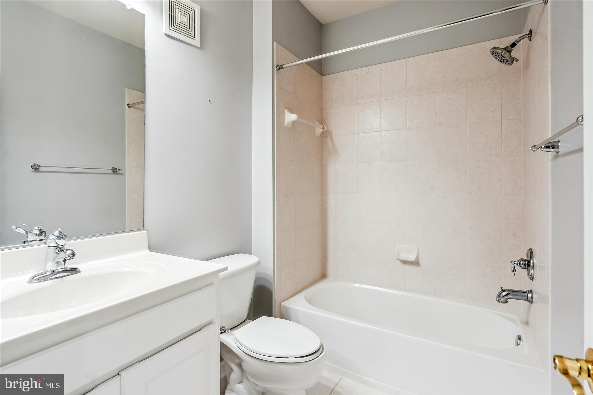 THE TOWNES AT VILLAGE PLACE - Residential