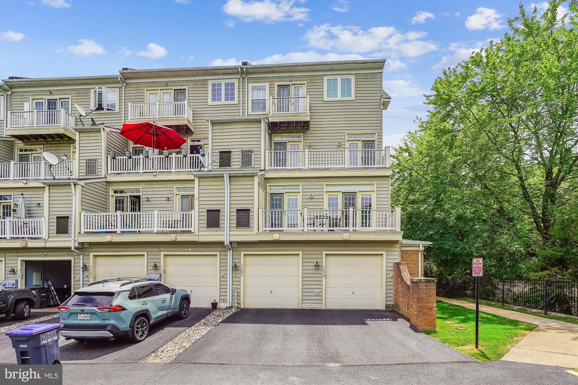 THE TOWNES AT VILLAGE PLACE - Residential