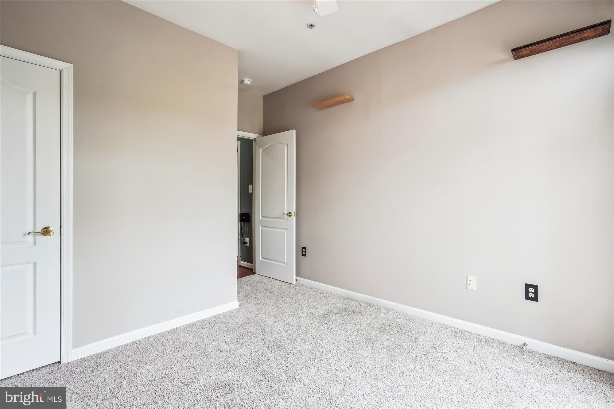 THE TOWNES AT VILLAGE PLACE - Residential