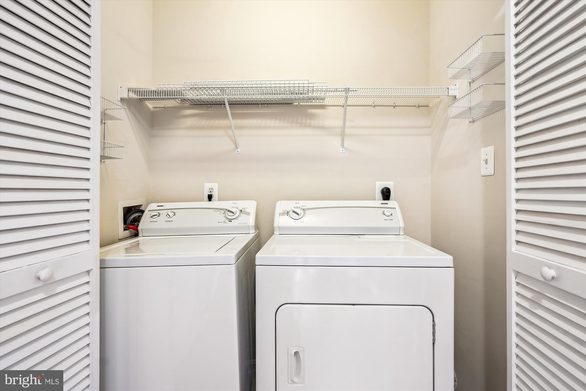 THE TOWNES AT VILLAGE PLACE - Residential