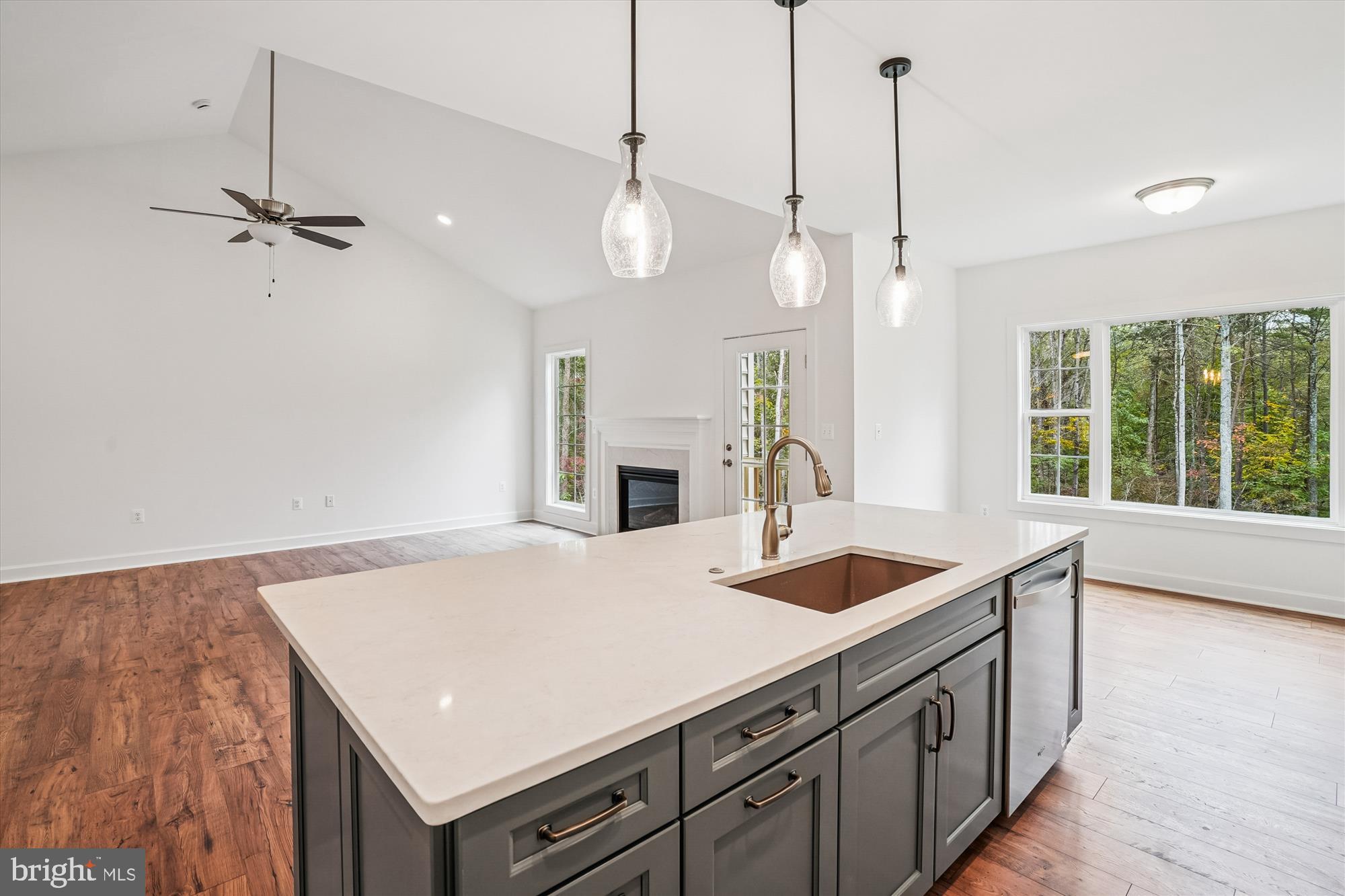 RILLHURST ESTATES IV - Residential