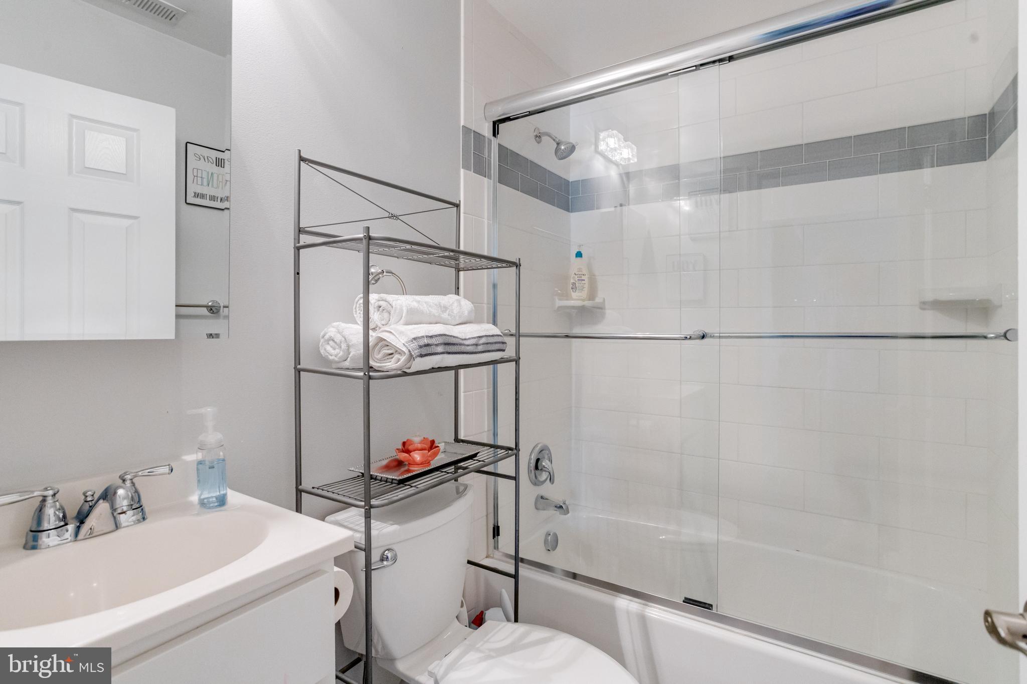 GROVE ACRES - Residential